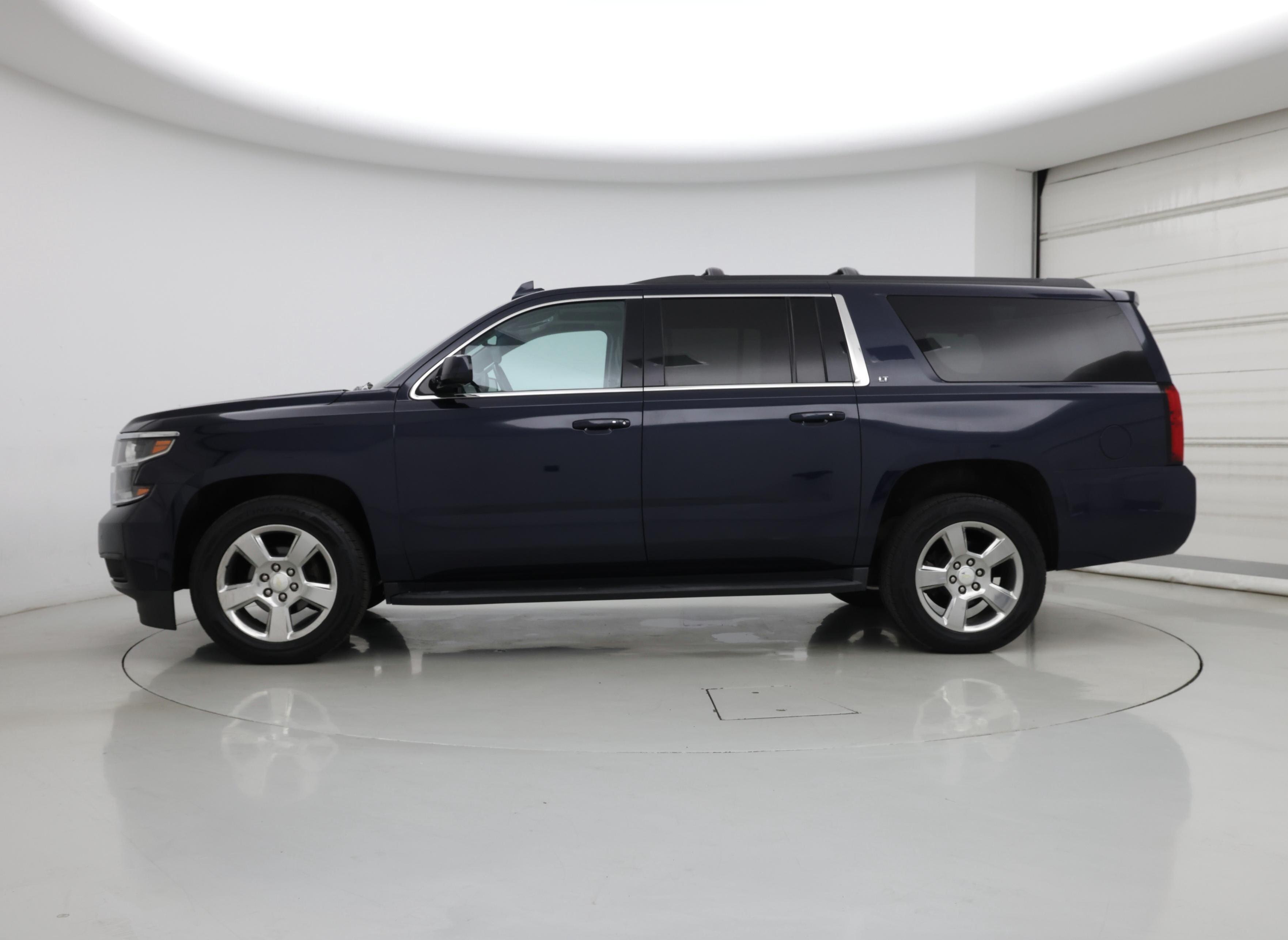 Thumbnail: 2020 Chevrolet Suburban - 3