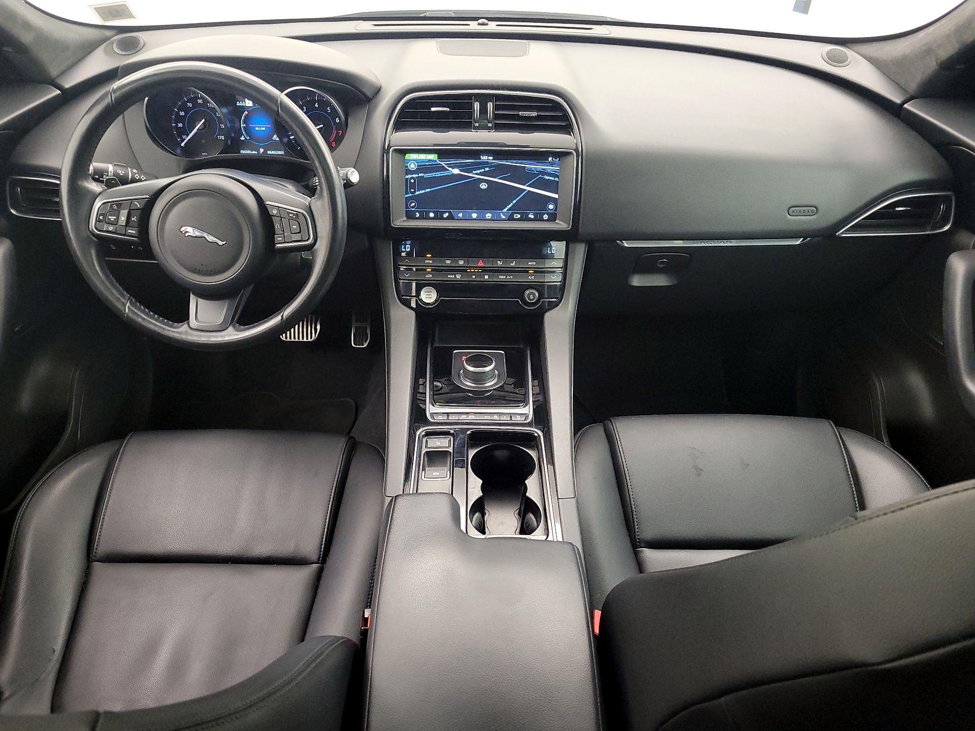 Thumbnail: 2019 Jaguar F-Pace - 9