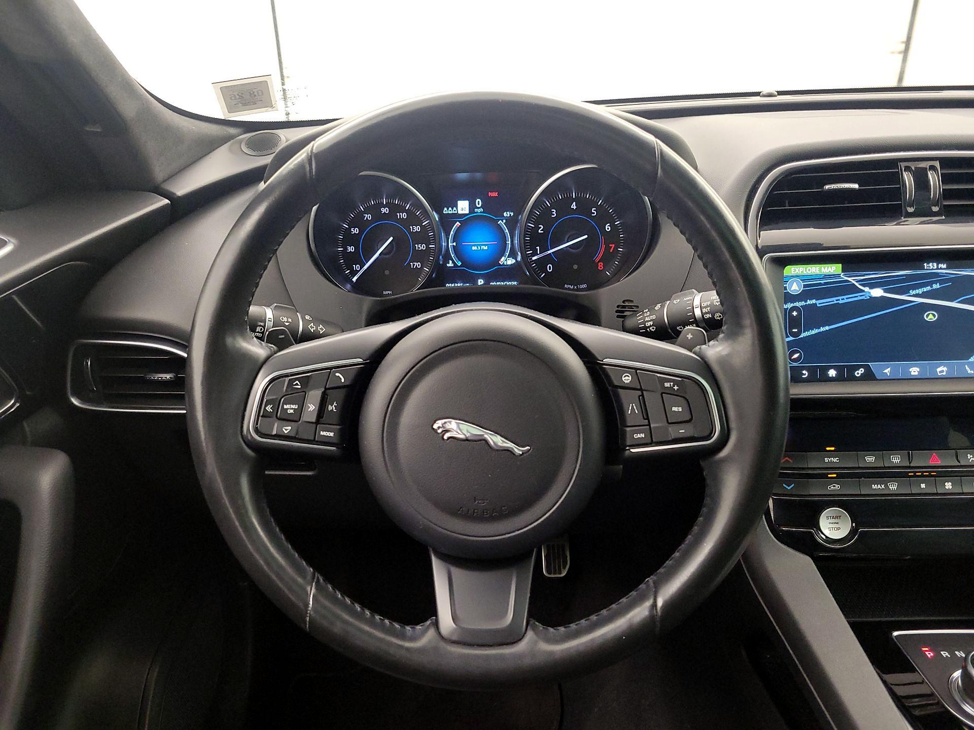 Thumbnail: 2019 Jaguar F-Pace - 10
