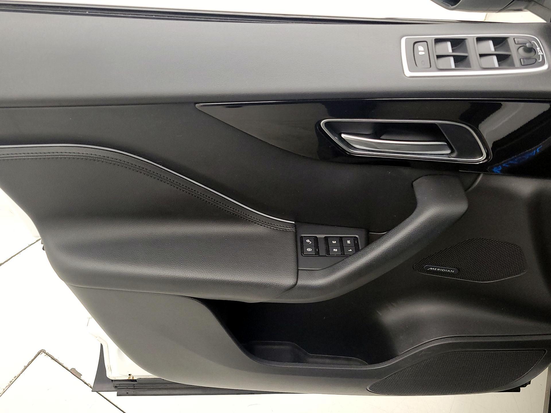 Thumbnail: 2019 Jaguar F-Pace - 12