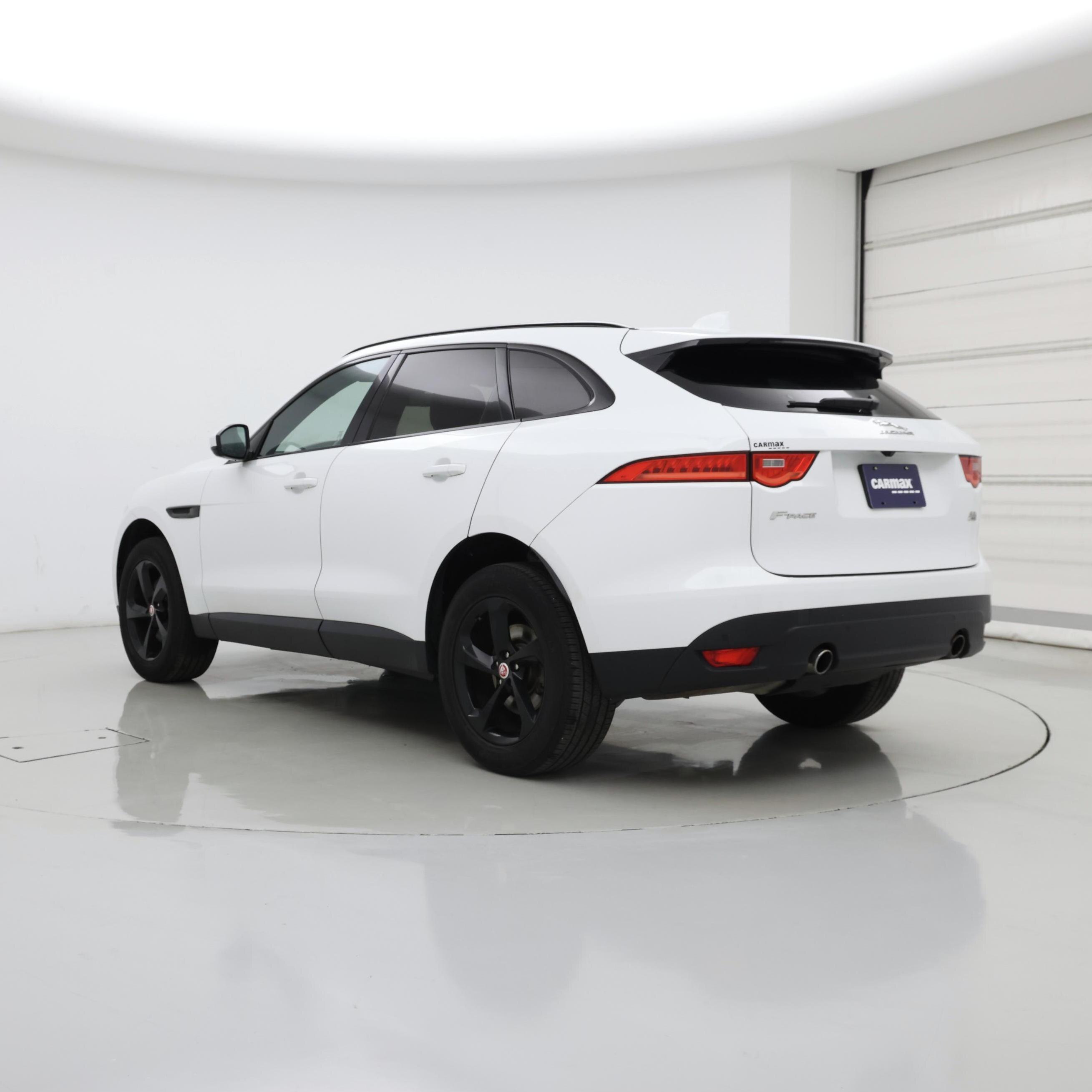 Thumbnail: 2019 Jaguar F-Pace - 2