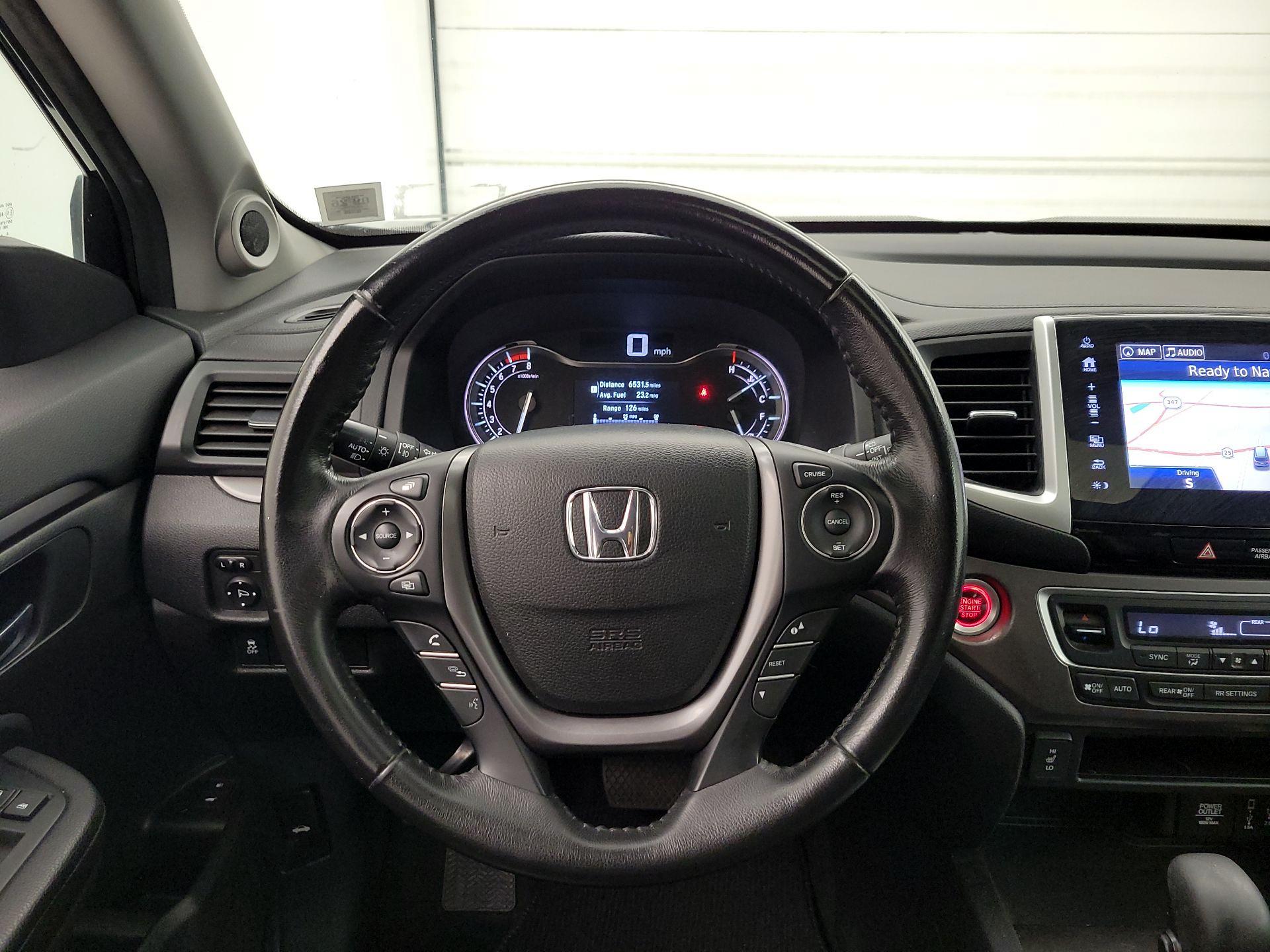 Thumbnail: 2017 Honda Pilot - 10