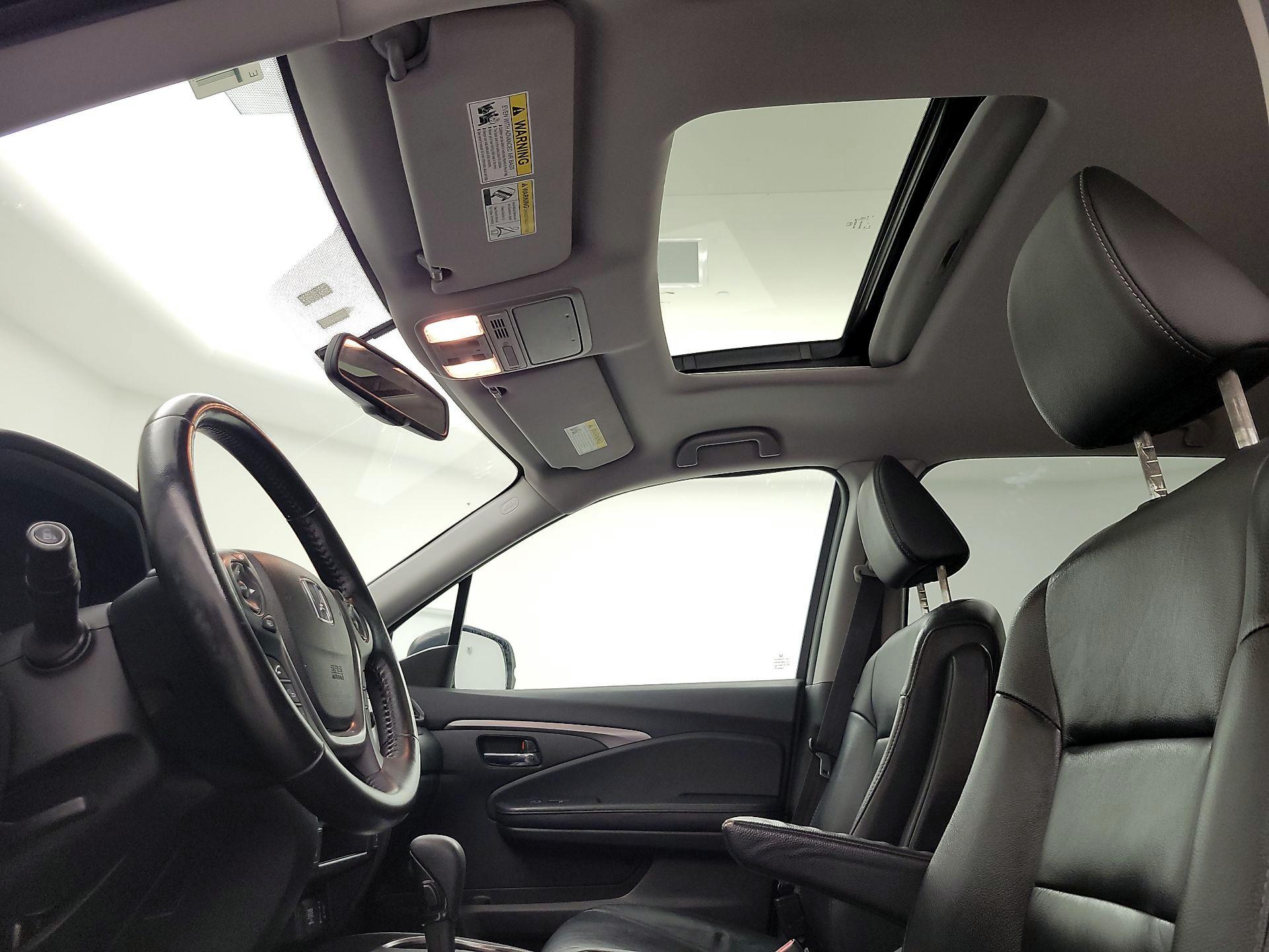Thumbnail: 2017 Honda Pilot - 20
