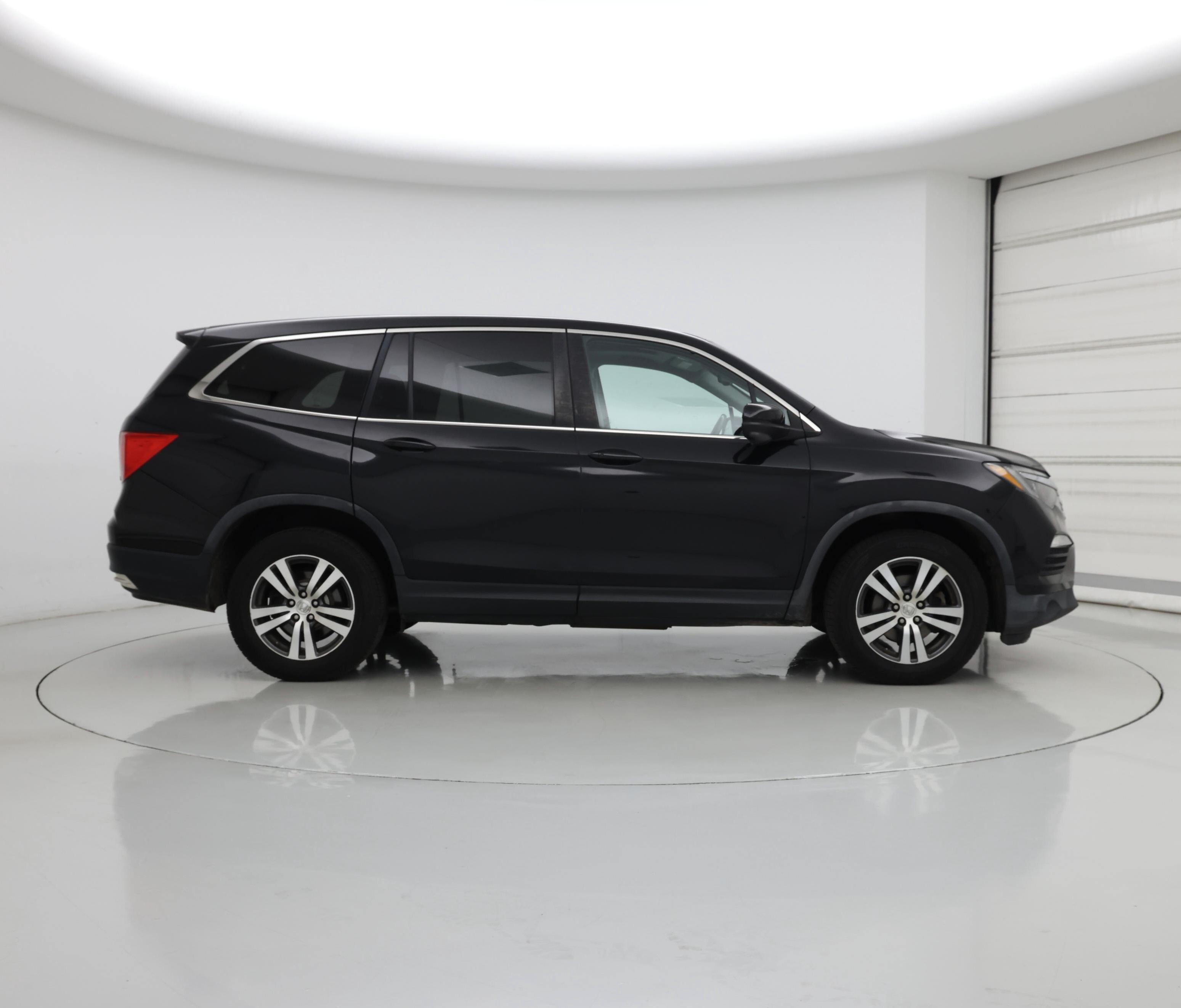 Thumbnail: 2017 Honda Pilot - 7