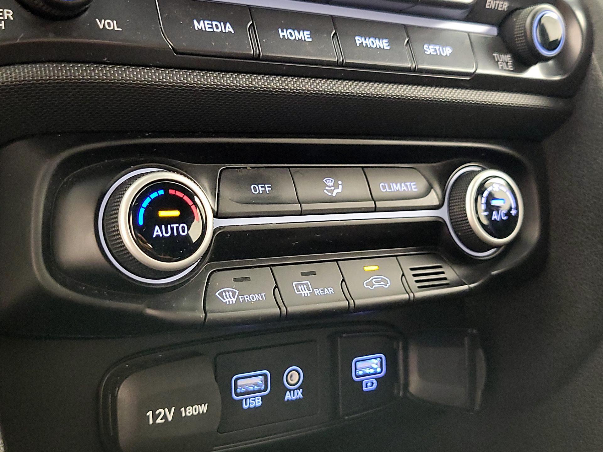 Thumbnail: 2020 Hyundai Veloster - 16