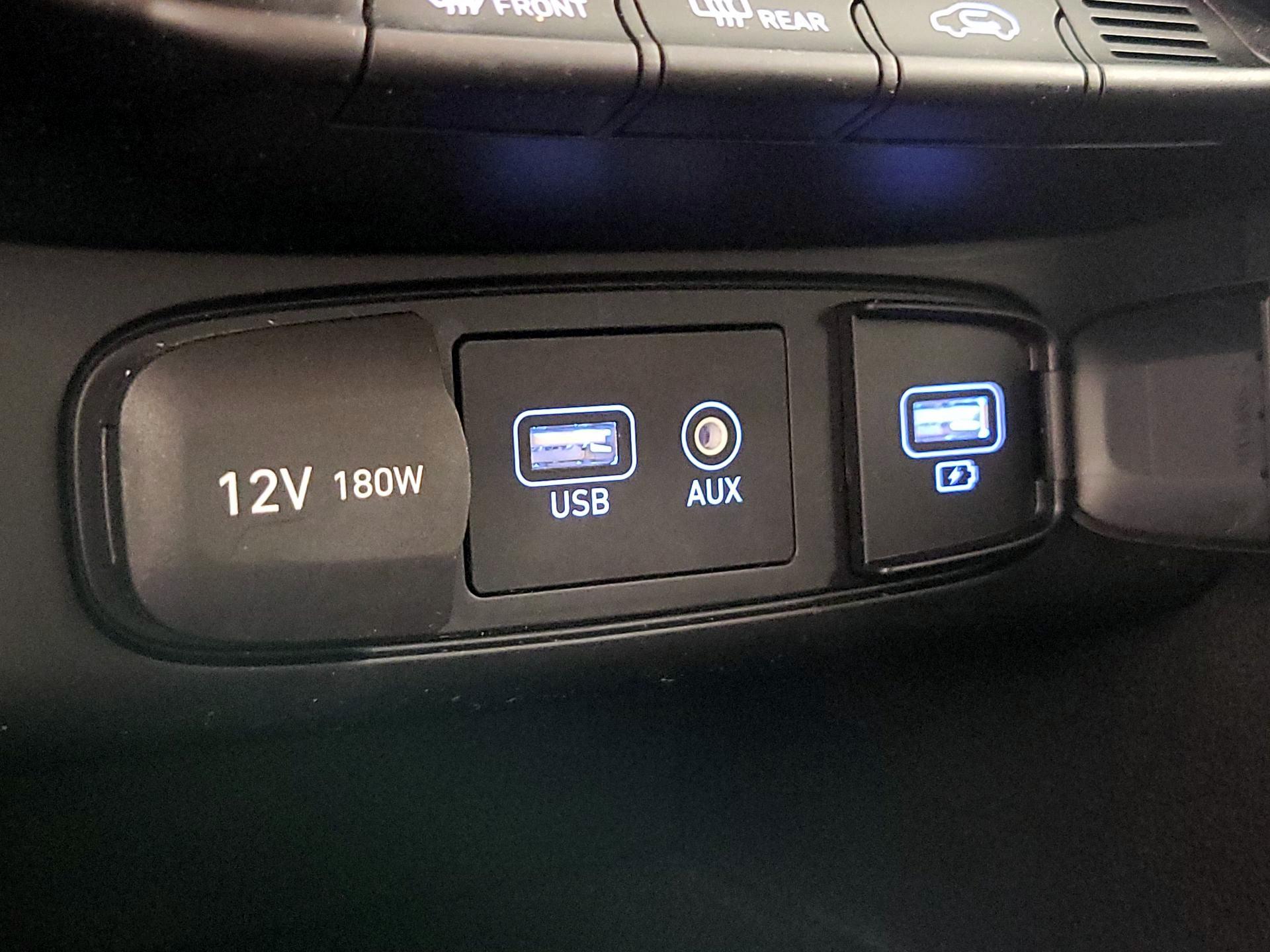 Thumbnail: 2020 Hyundai Veloster - 18
