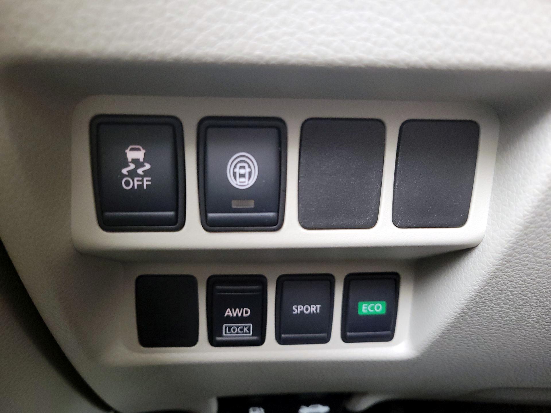 Thumbnail: 2020 Nissan Rogue Sport - 13