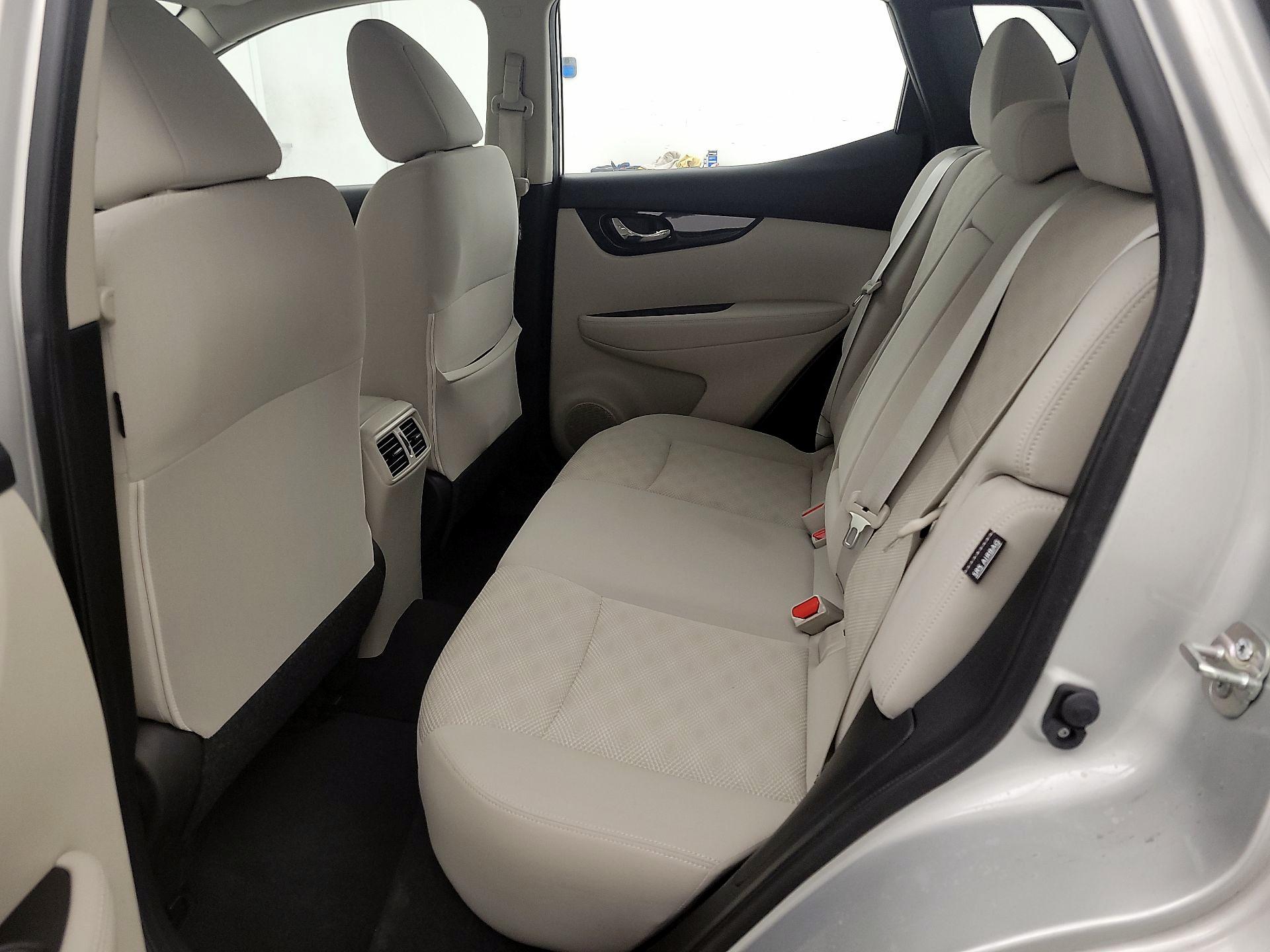 Thumbnail: 2020 Nissan Rogue Sport - 19