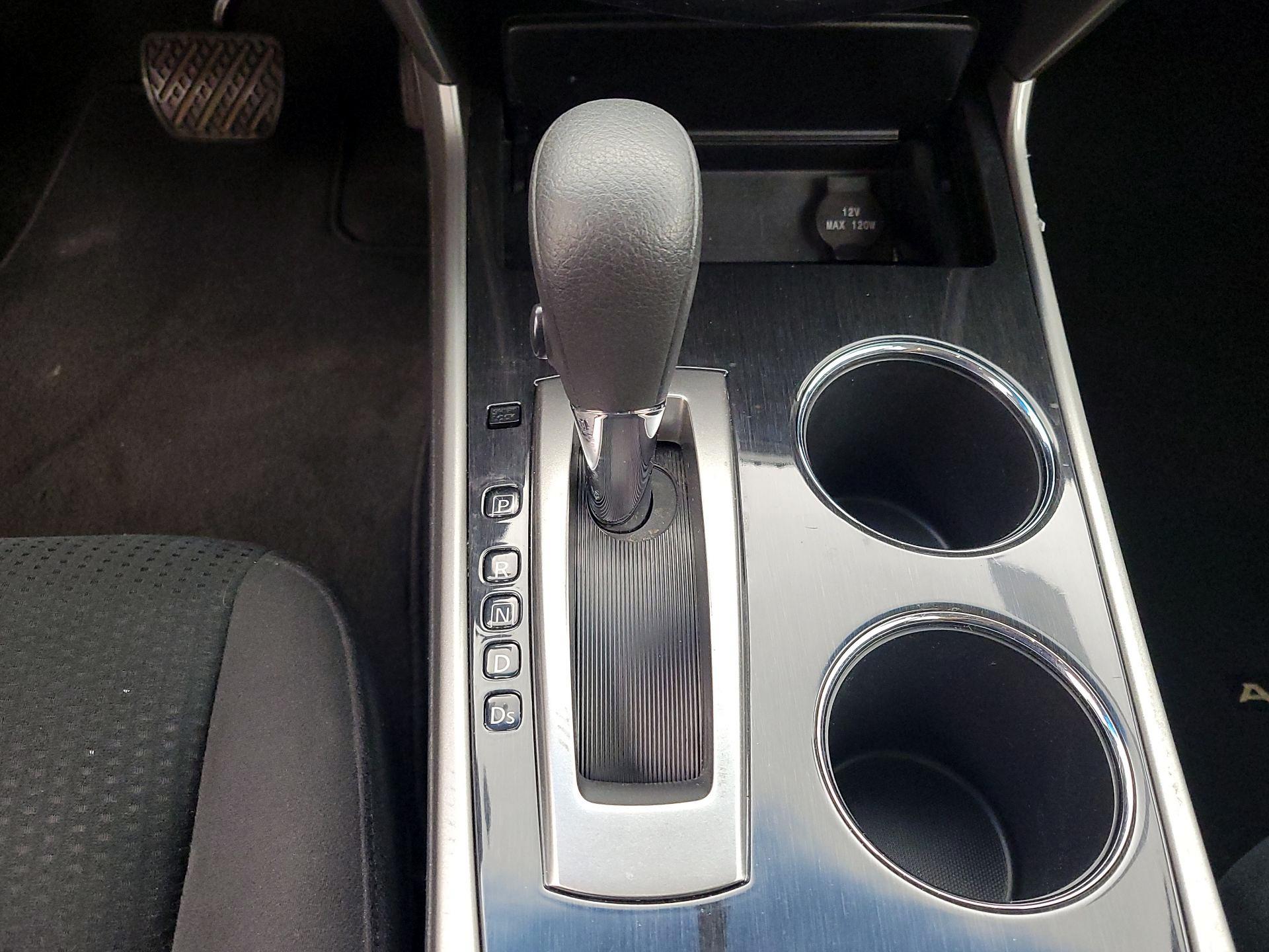 Thumbnail: 2014 Nissan Altima - 16