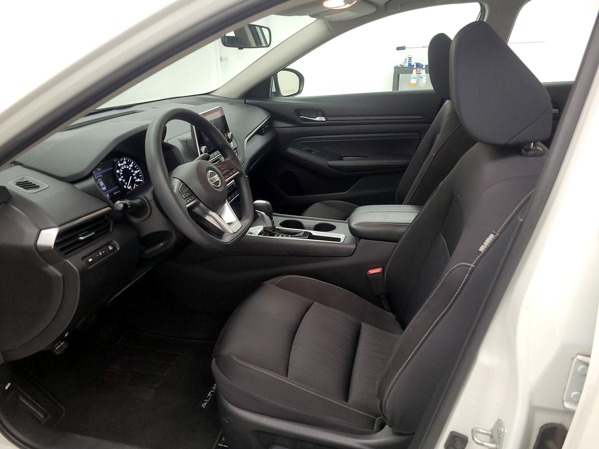 Thumbnail: 2019 Nissan Altima - 11