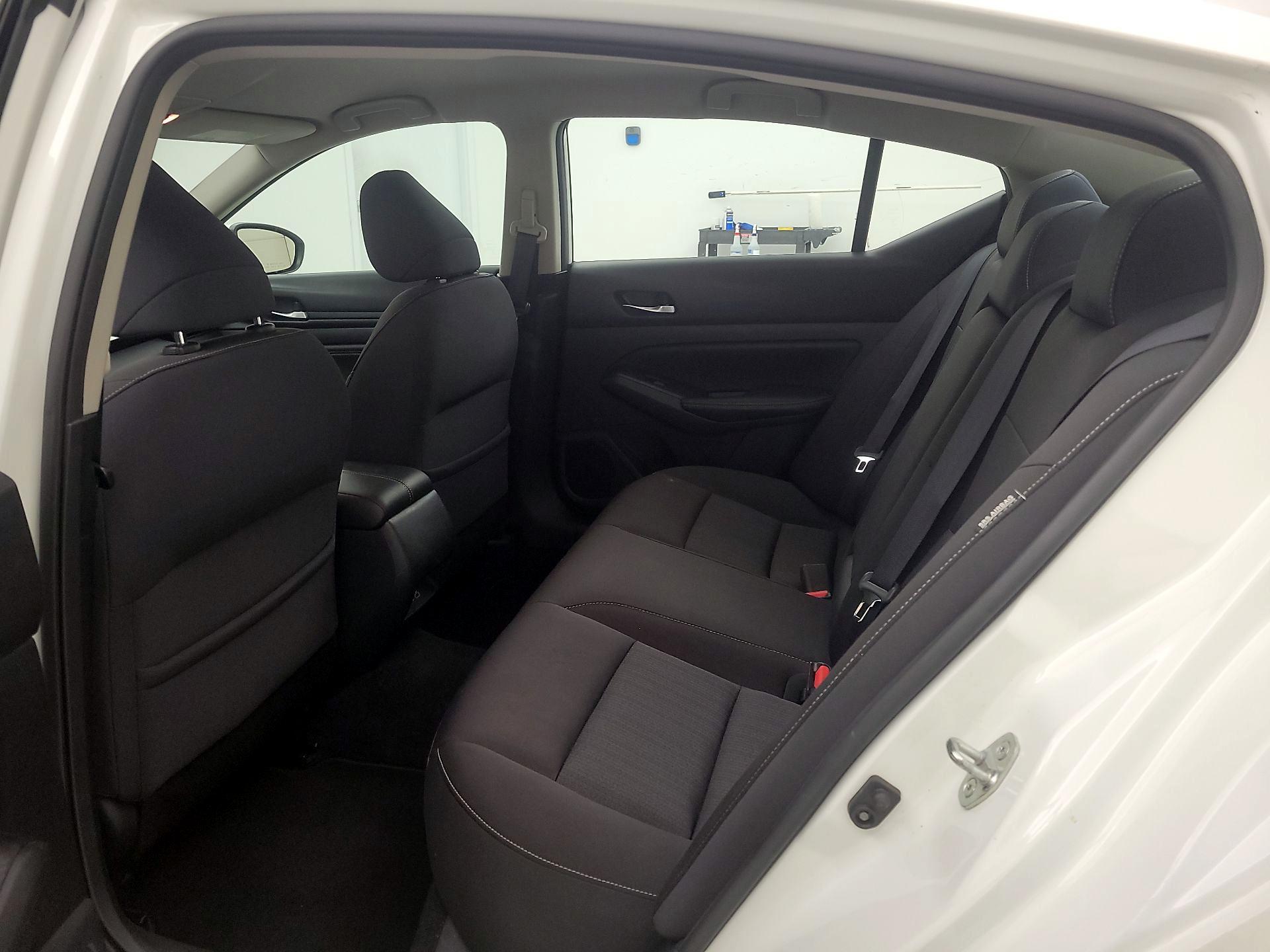 Thumbnail: 2019 Nissan Altima - 19
