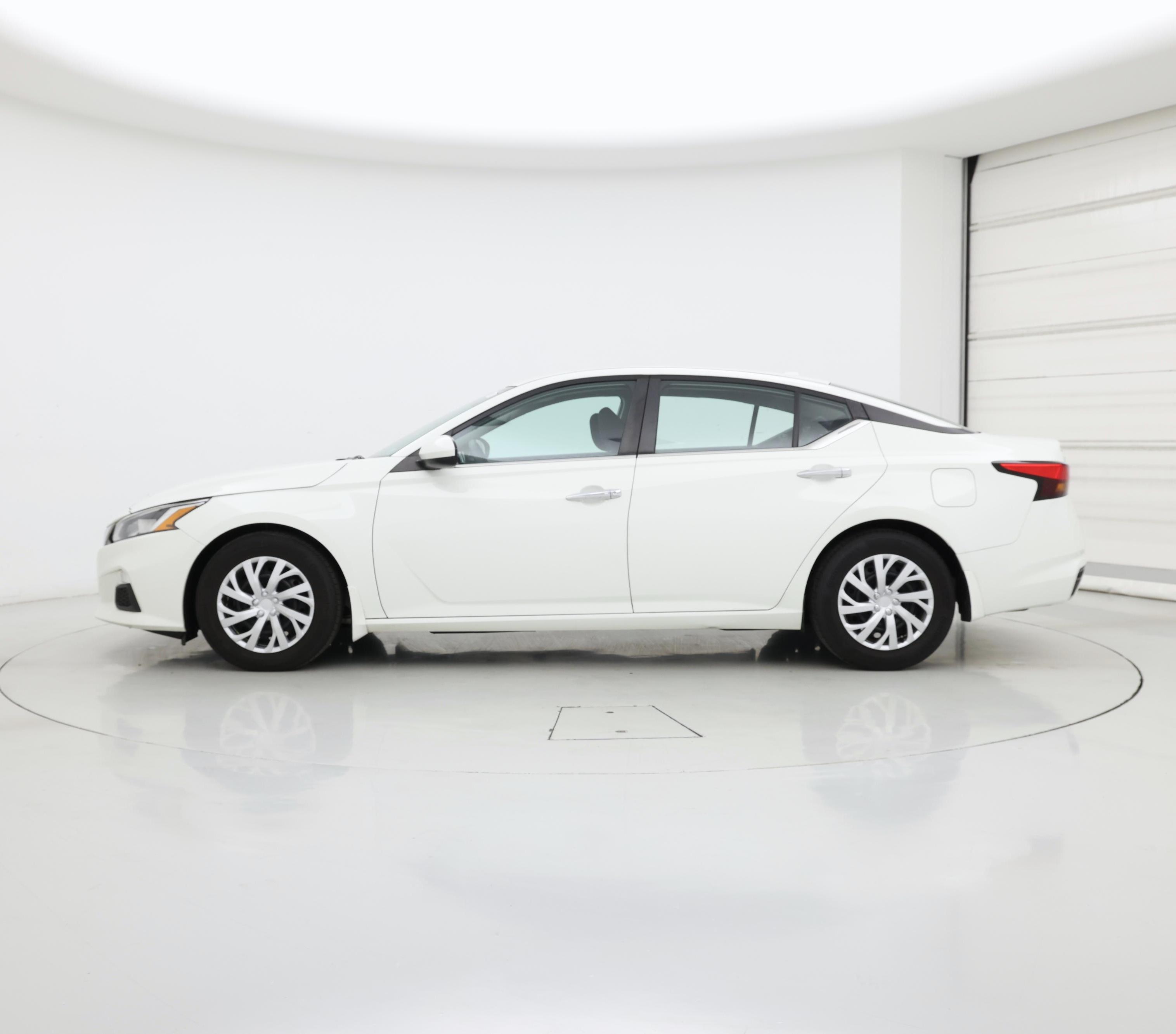 Thumbnail: 2019 Nissan Altima - 3