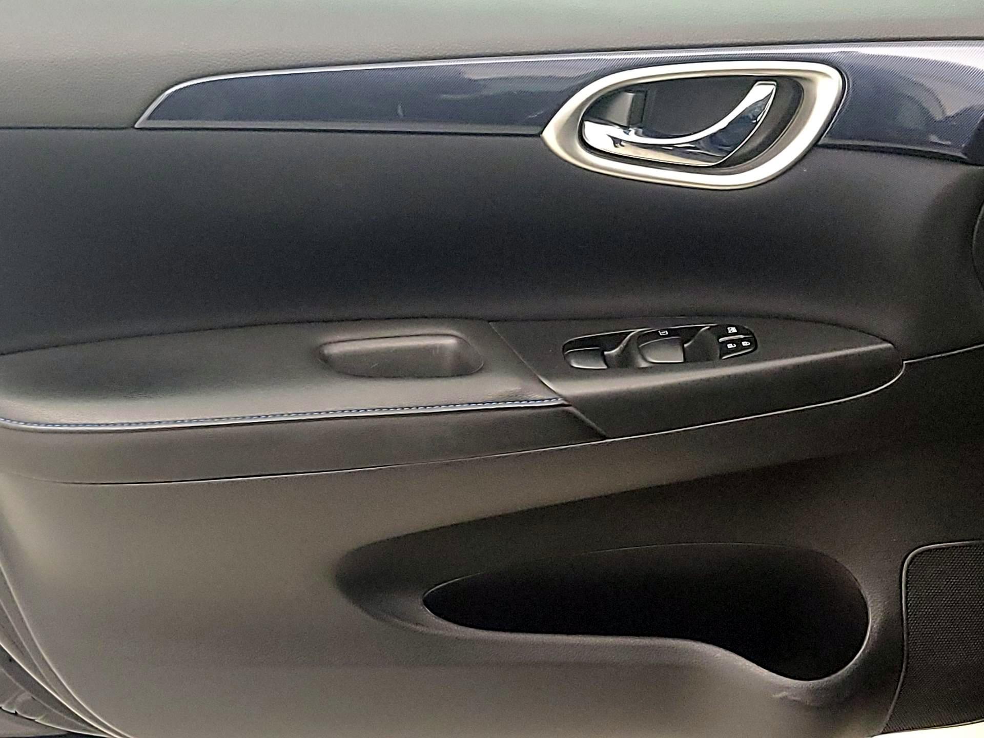 Thumbnail: 2018 Nissan Sentra - 12