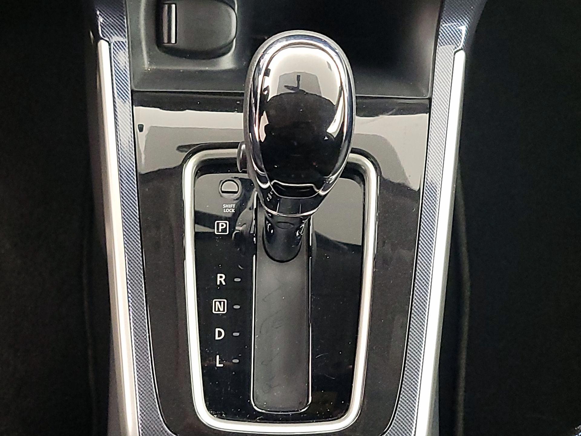 Thumbnail: 2018 Nissan Sentra - 17