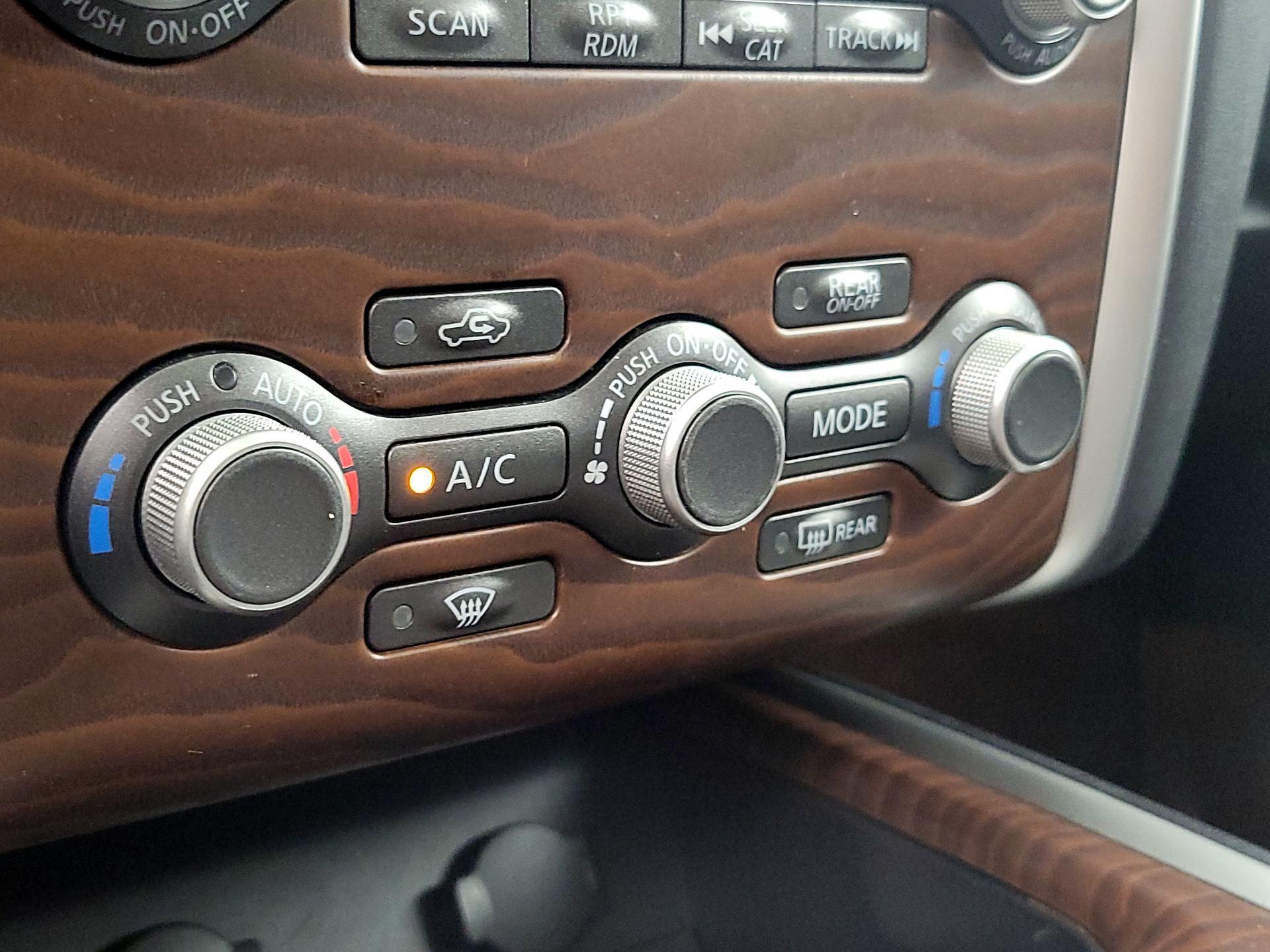 Thumbnail: 2017 Nissan Pathfinder - 17