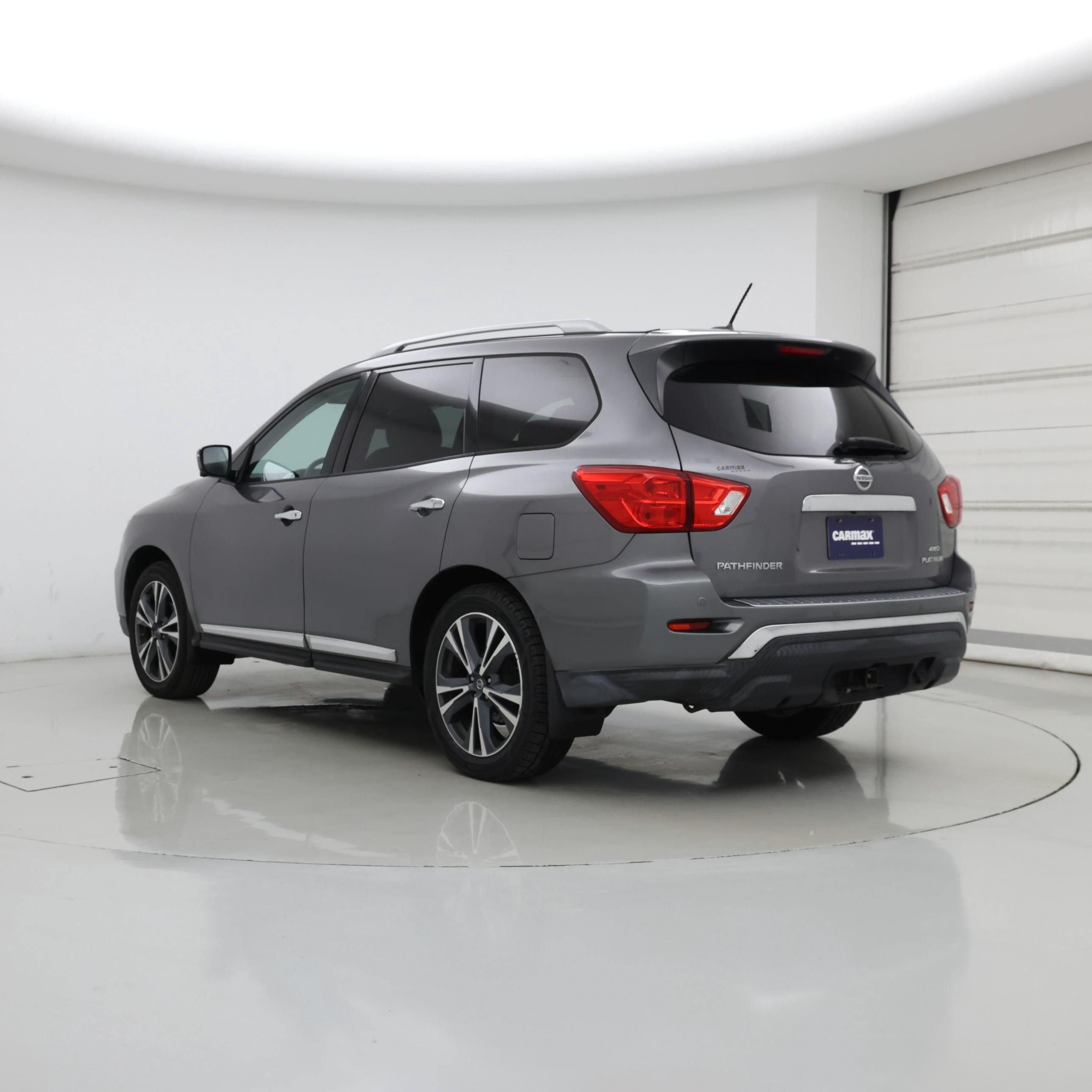 Thumbnail: 2017 Nissan Pathfinder - 2