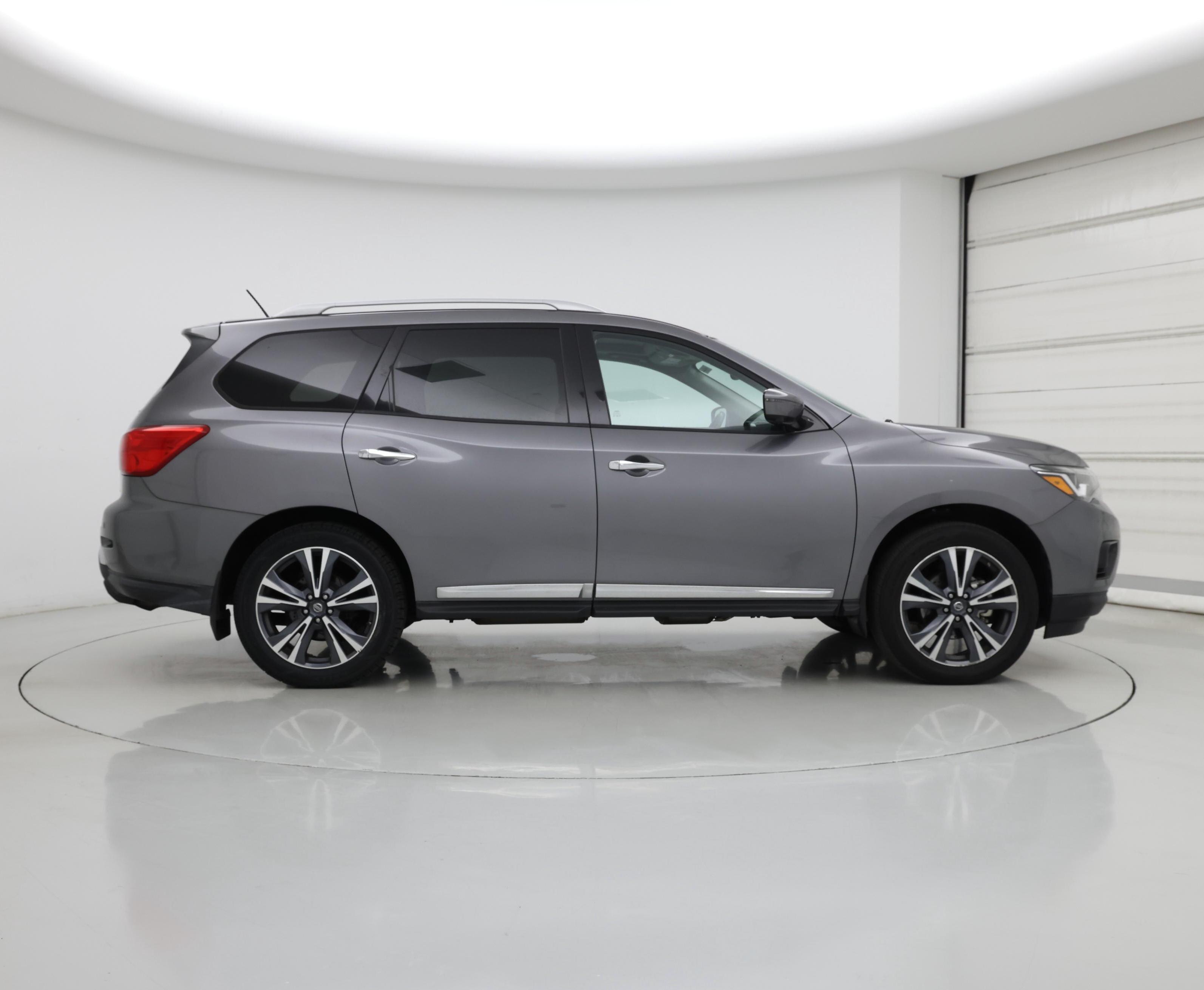 Thumbnail: 2017 Nissan Pathfinder - 7