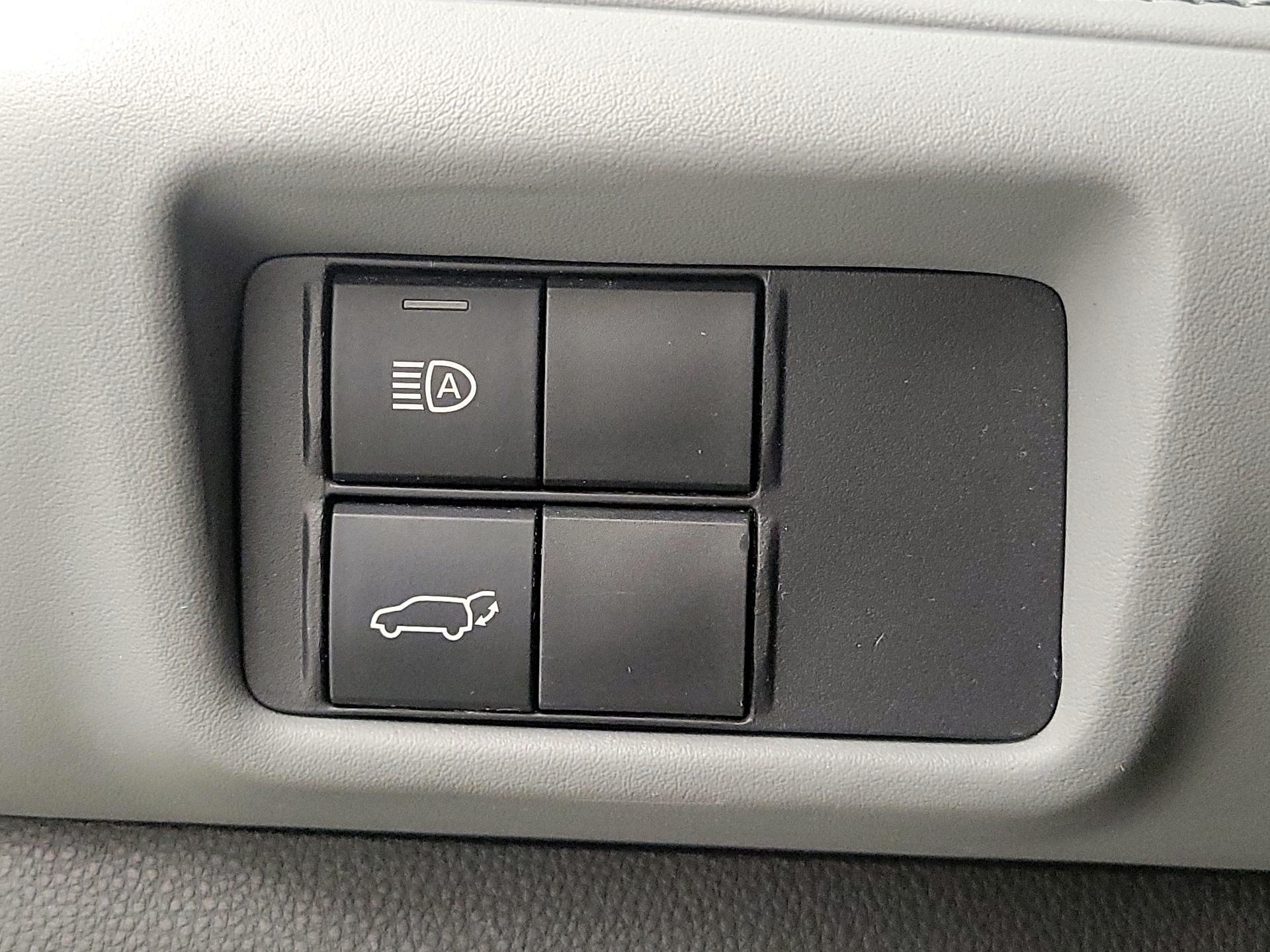 Thumbnail: 2021 Toyota Highlander - 13