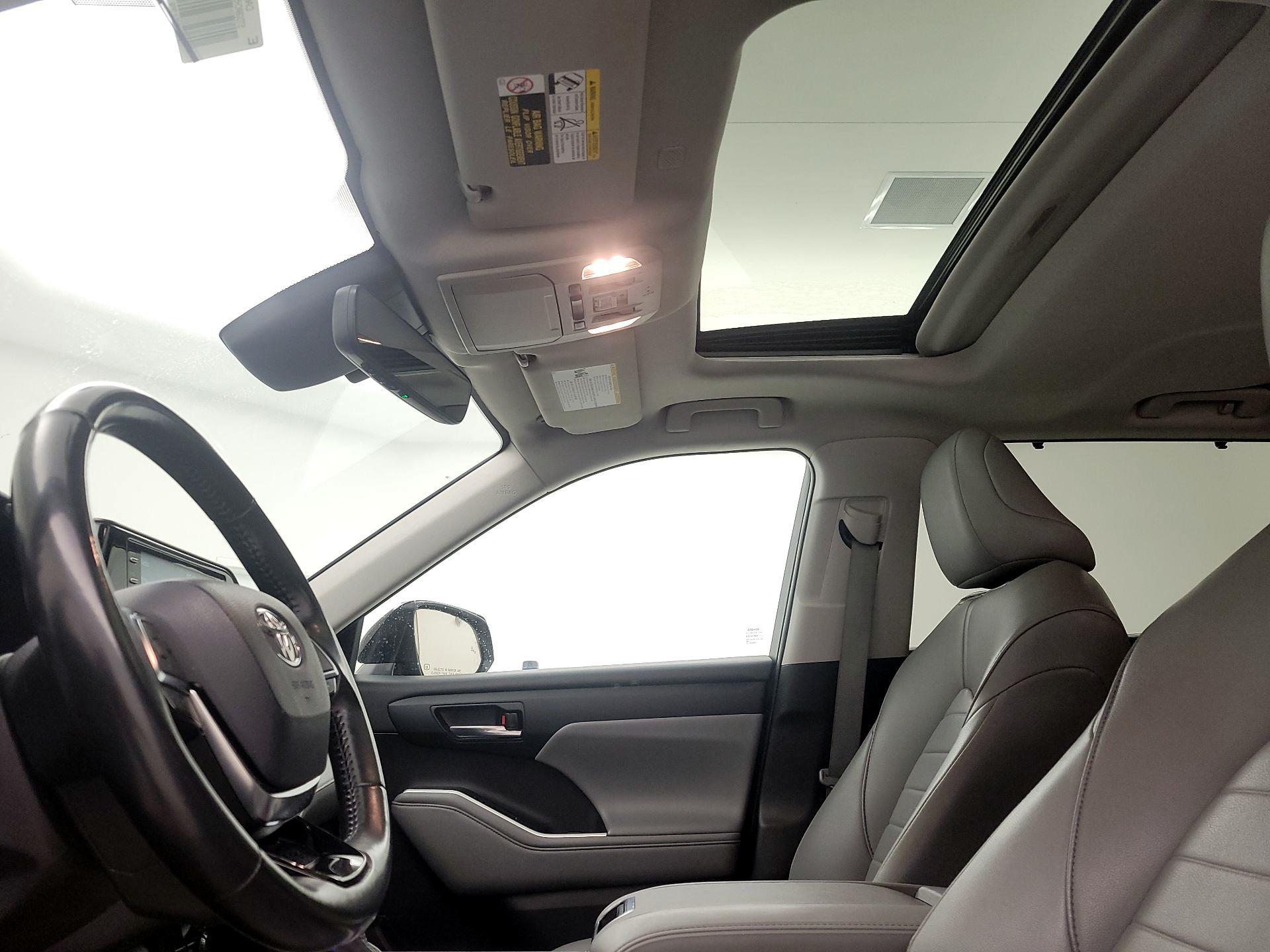 Thumbnail: 2021 Toyota Highlander - 19