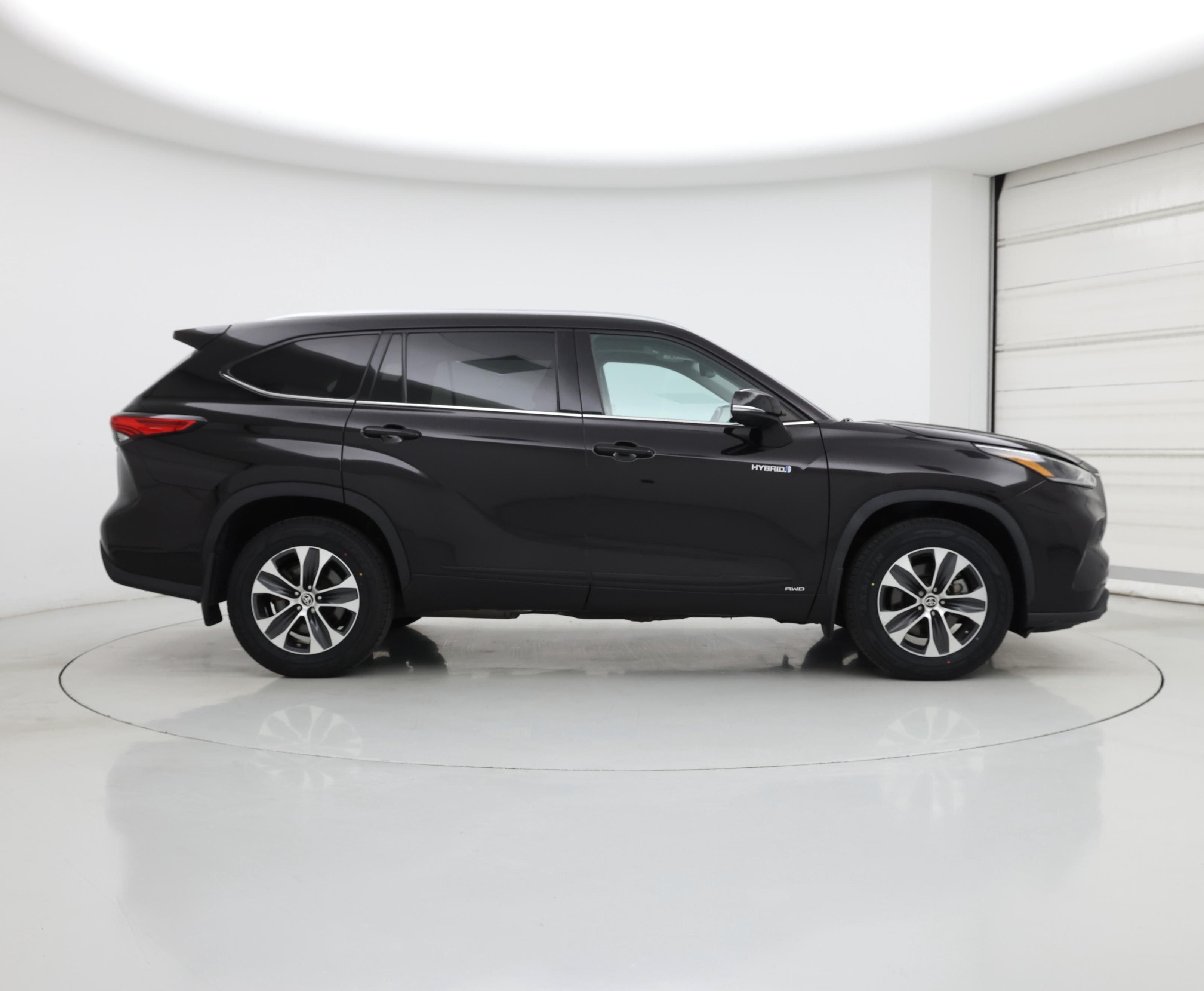 Thumbnail: 2021 Toyota Highlander - 7