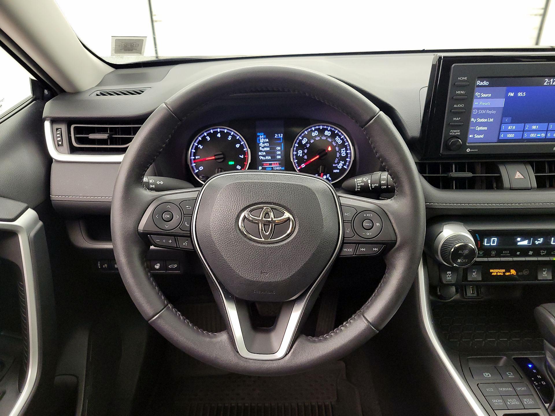 Thumbnail: 2022 Toyota RAV4 - 10