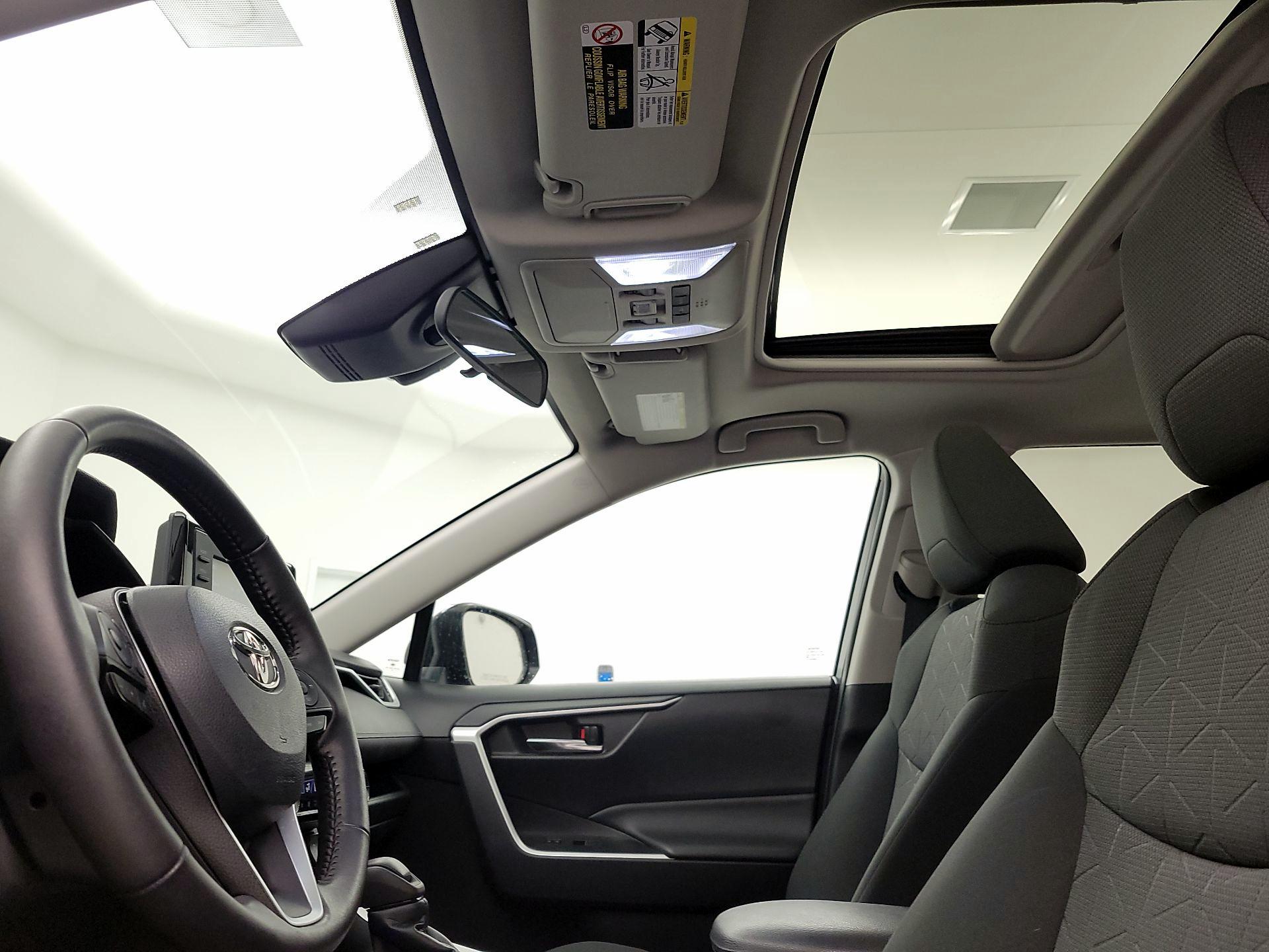 Thumbnail: 2022 Toyota RAV4 - 19