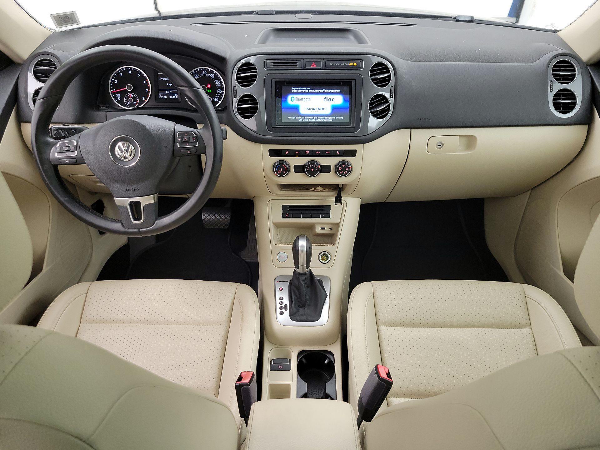 Thumbnail: 2017 Volkswagen Tiguan - 9