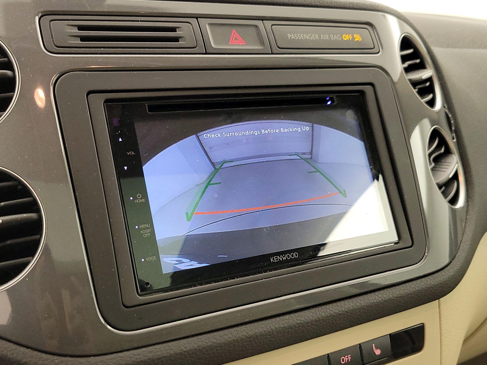 Thumbnail: 2017 Volkswagen Tiguan - 14