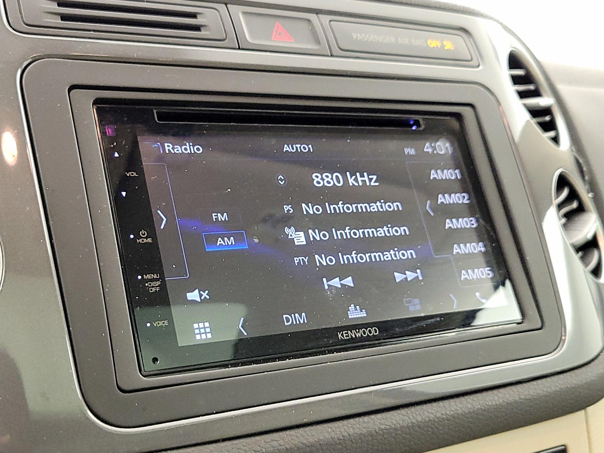 Thumbnail: 2017 Volkswagen Tiguan - 15