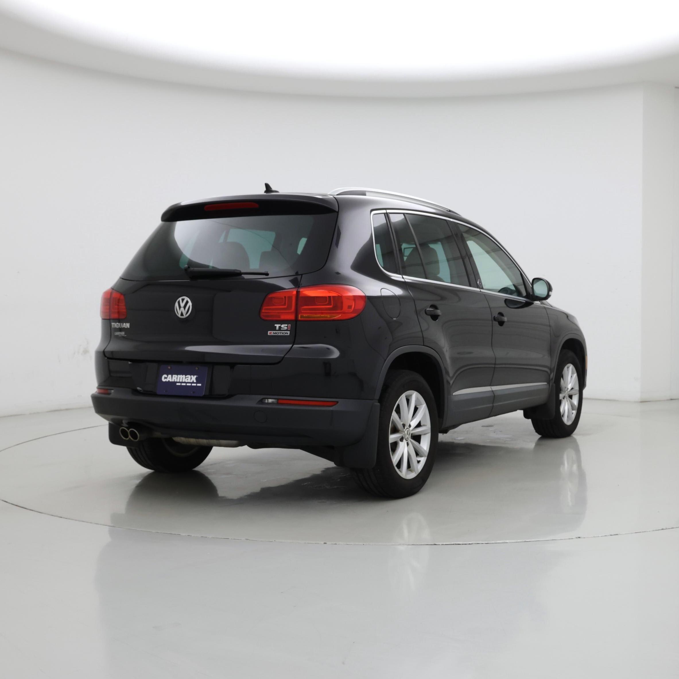 Thumbnail: 2017 Volkswagen Tiguan - 8