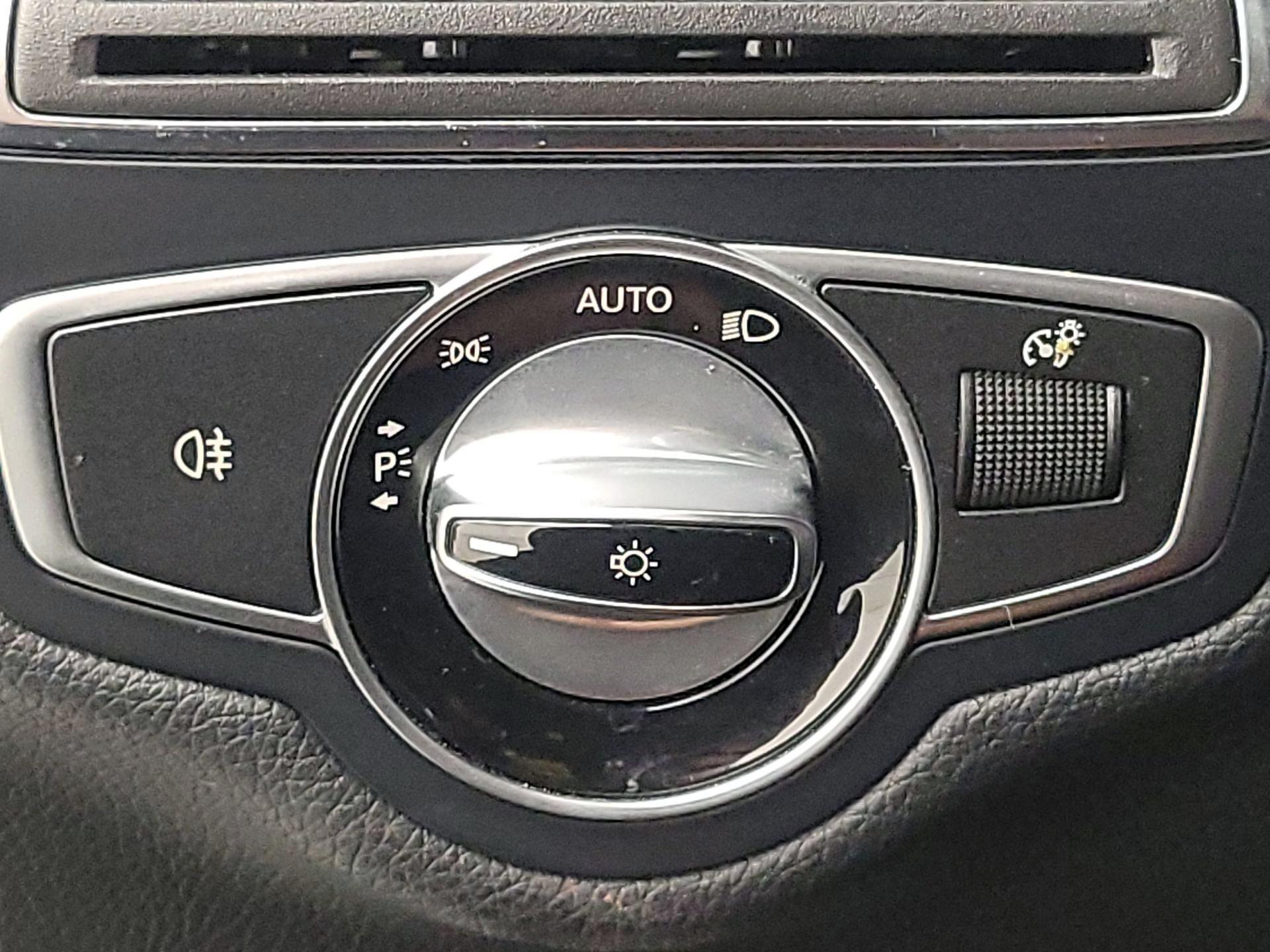 Thumbnail: 2017 Mercedes-Benz C-Class - 13