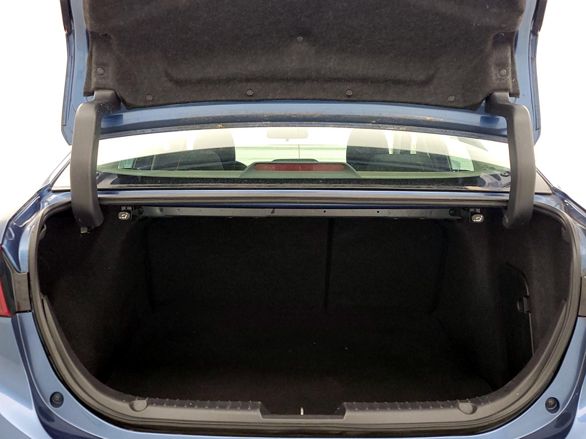 Thumbnail: 2018 Mazda Mazda3 - 20