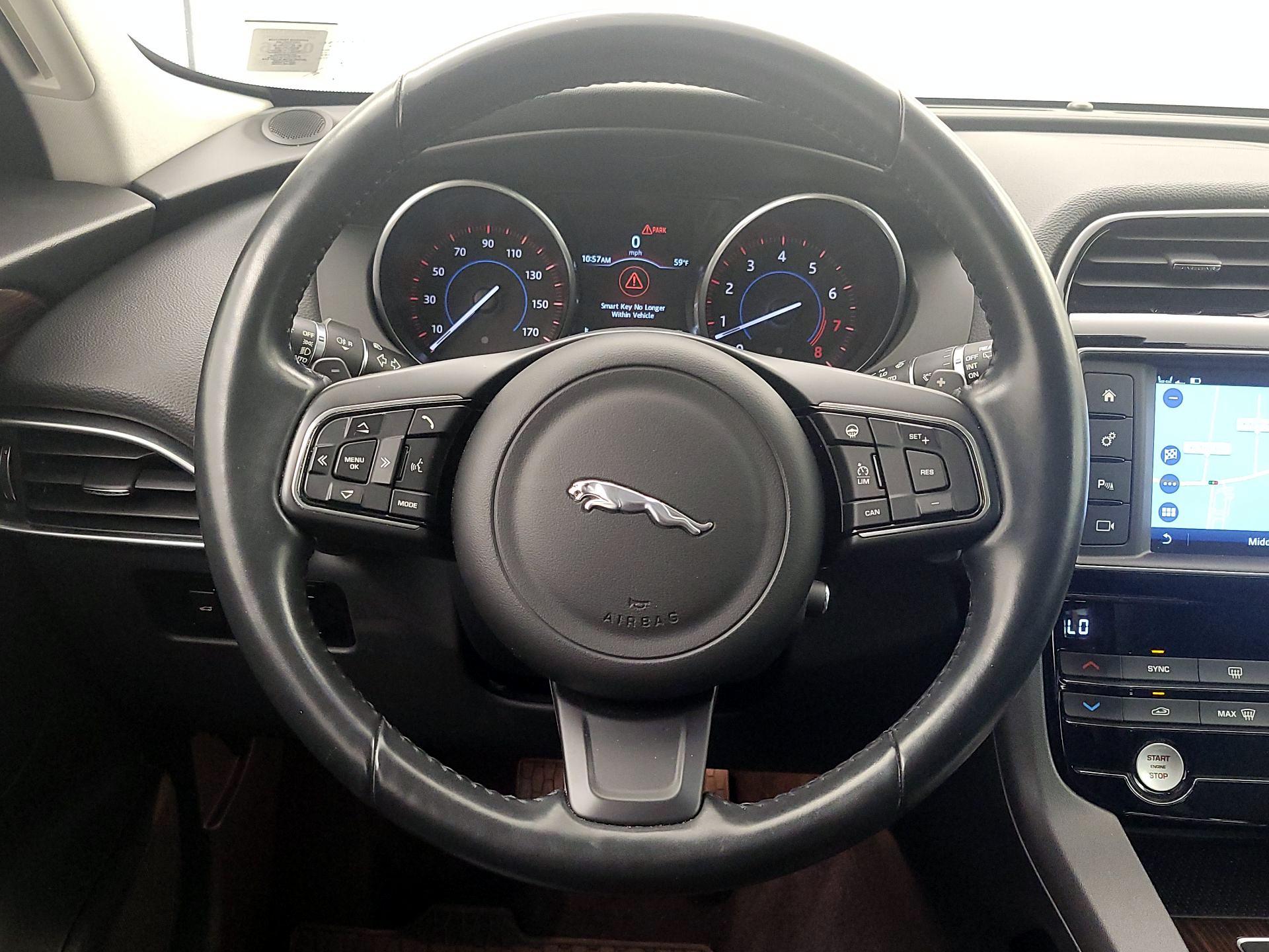 Thumbnail: 2017 Jaguar F-Pace - 10