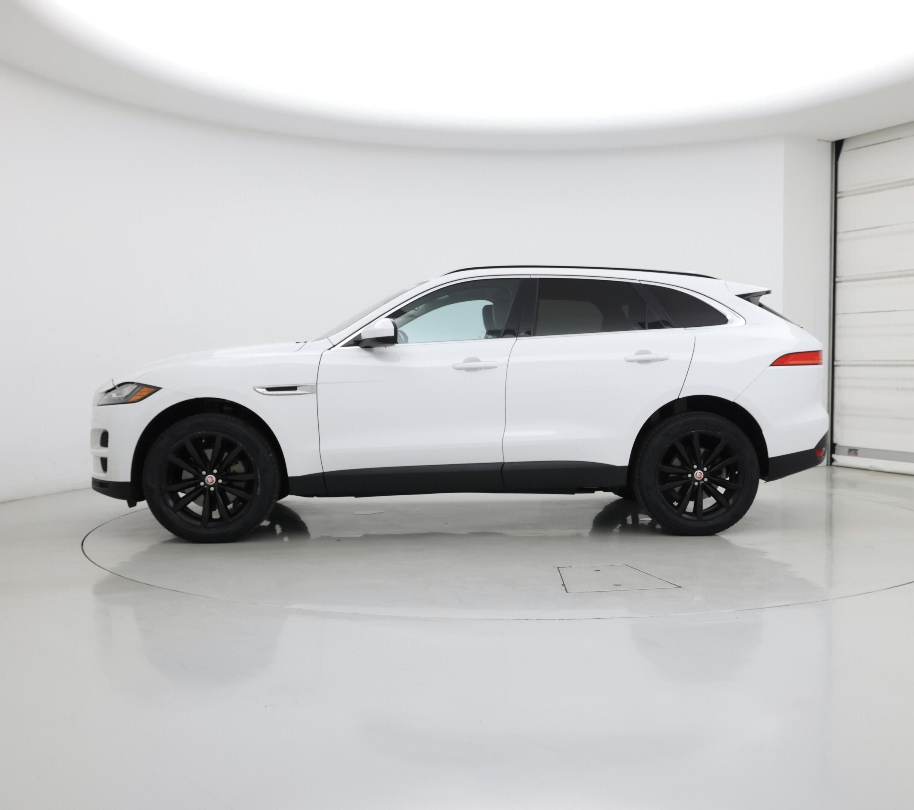 Thumbnail: 2017 Jaguar F-Pace - 3
