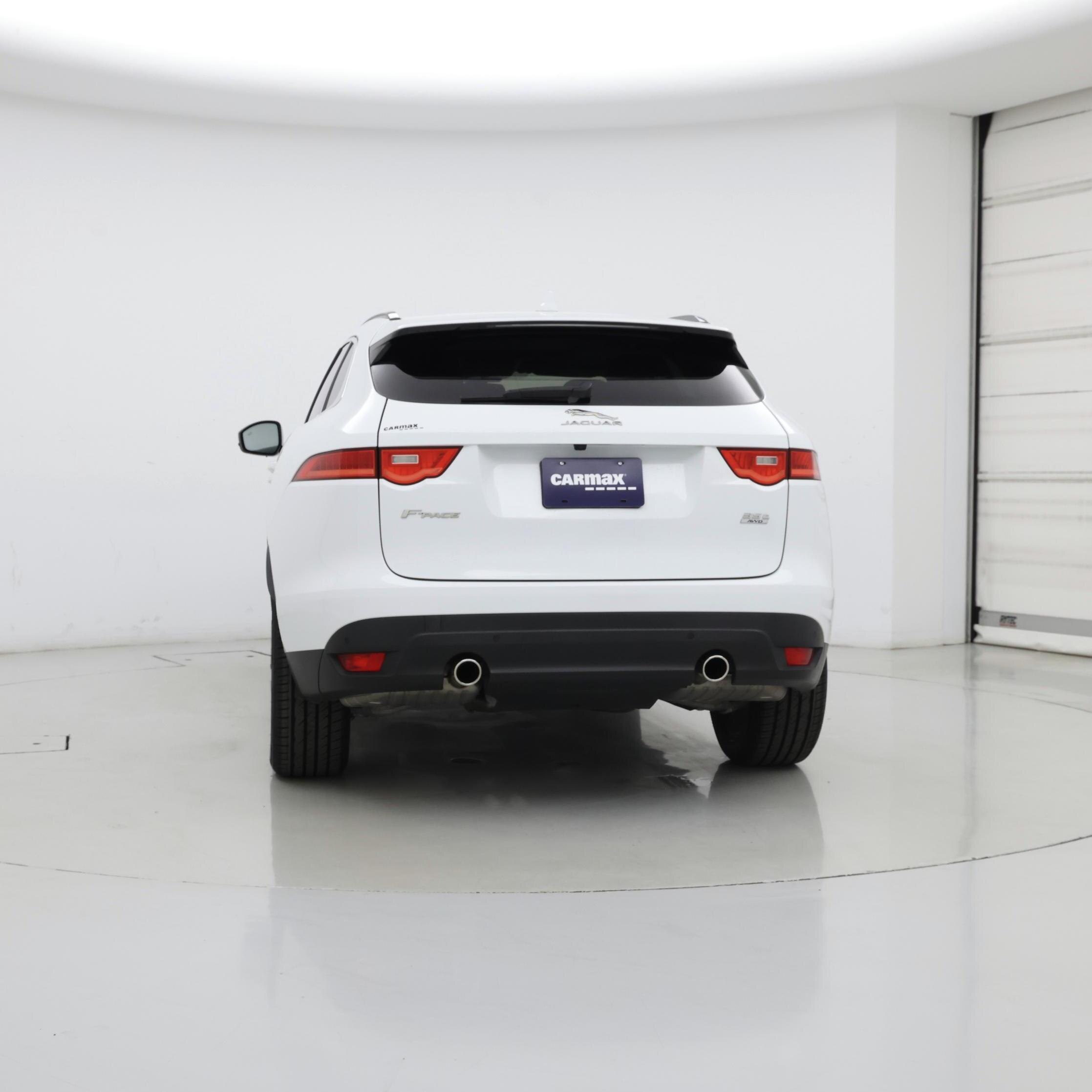 Thumbnail: 2017 Jaguar F-Pace - 6