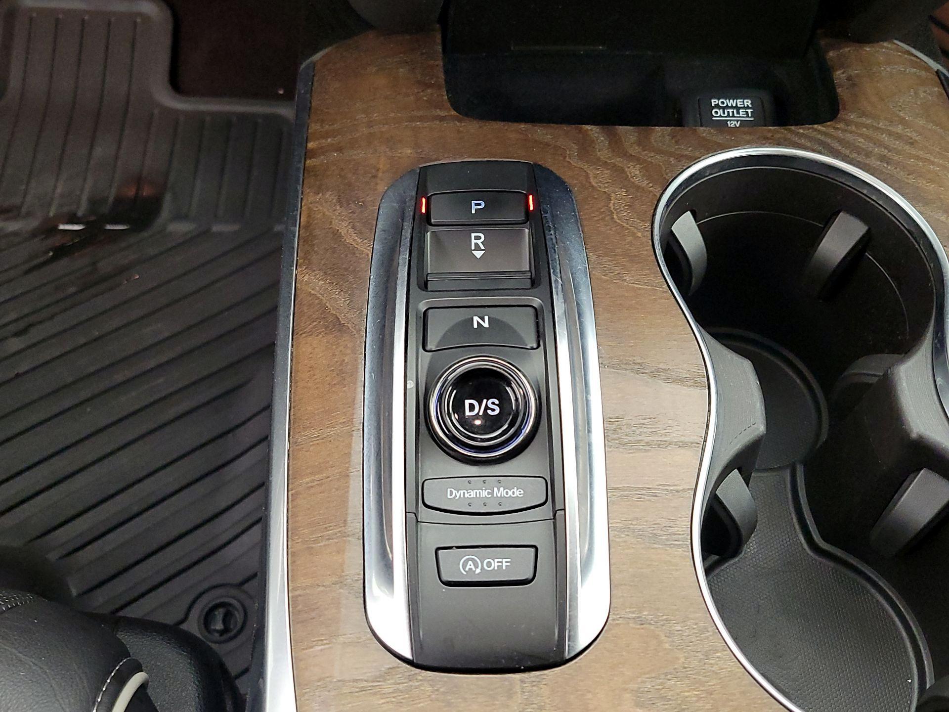 Thumbnail: 2019 Acura MDX - 18