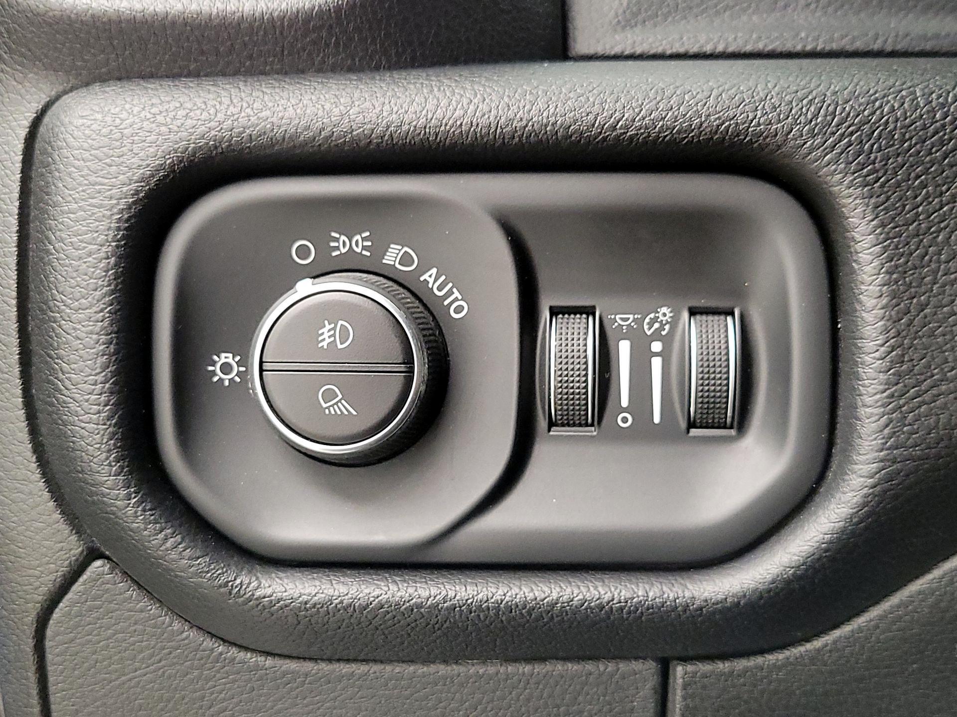 Thumbnail: 2019 RAM 1500 - 13