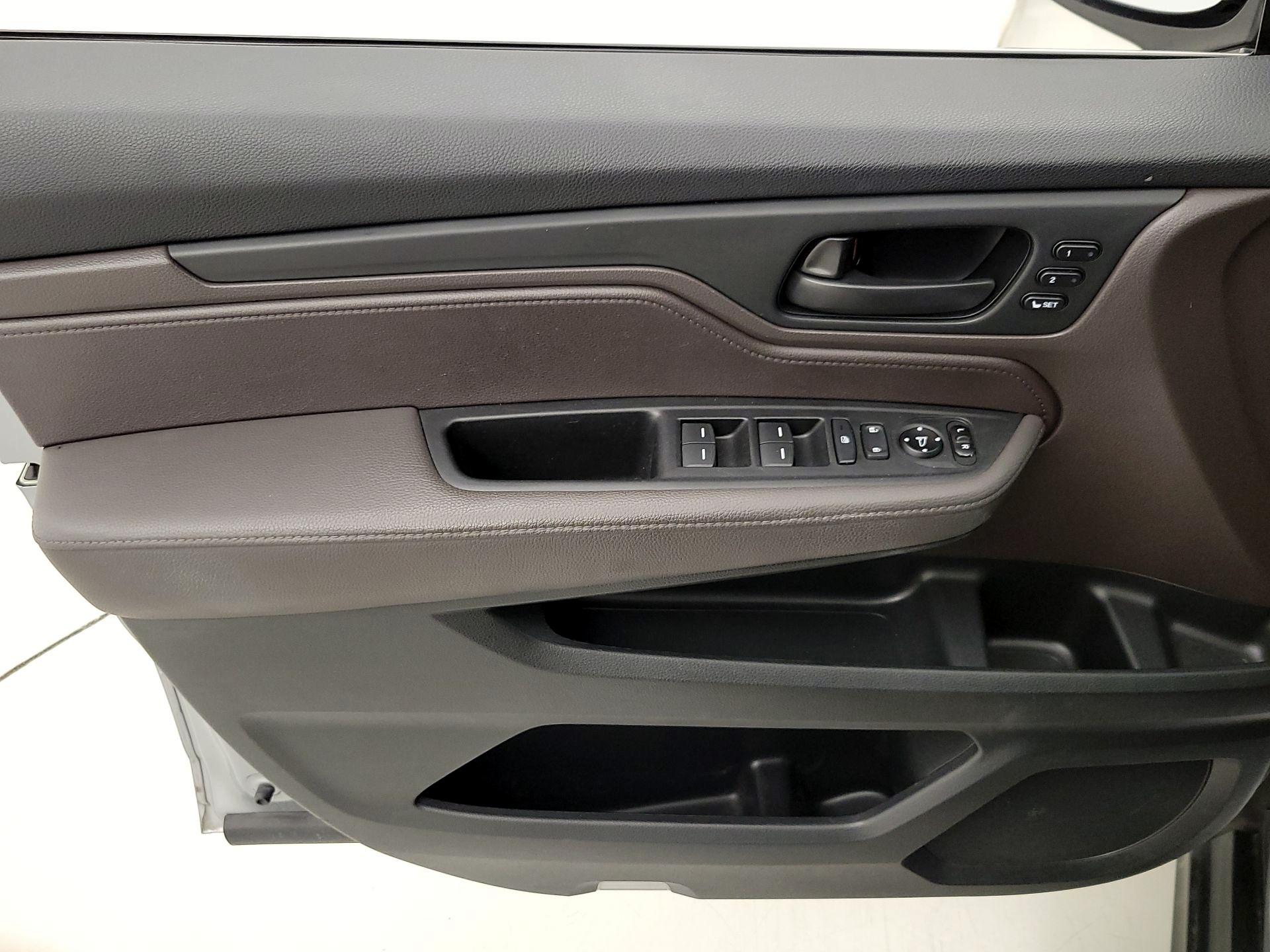 Thumbnail: 2019 Honda Odyssey - 12