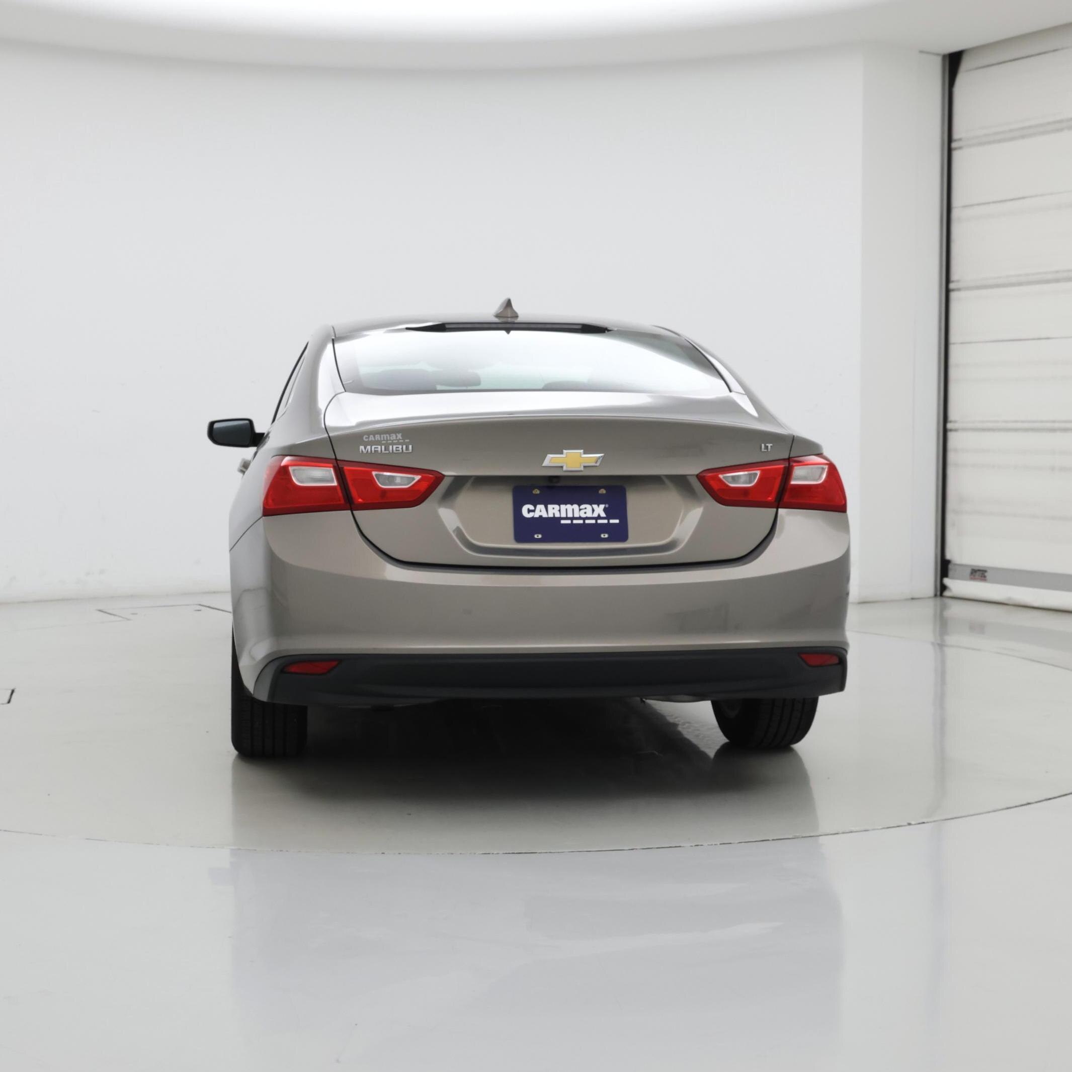 Thumbnail: 2017 Chevrolet Malibu - 6