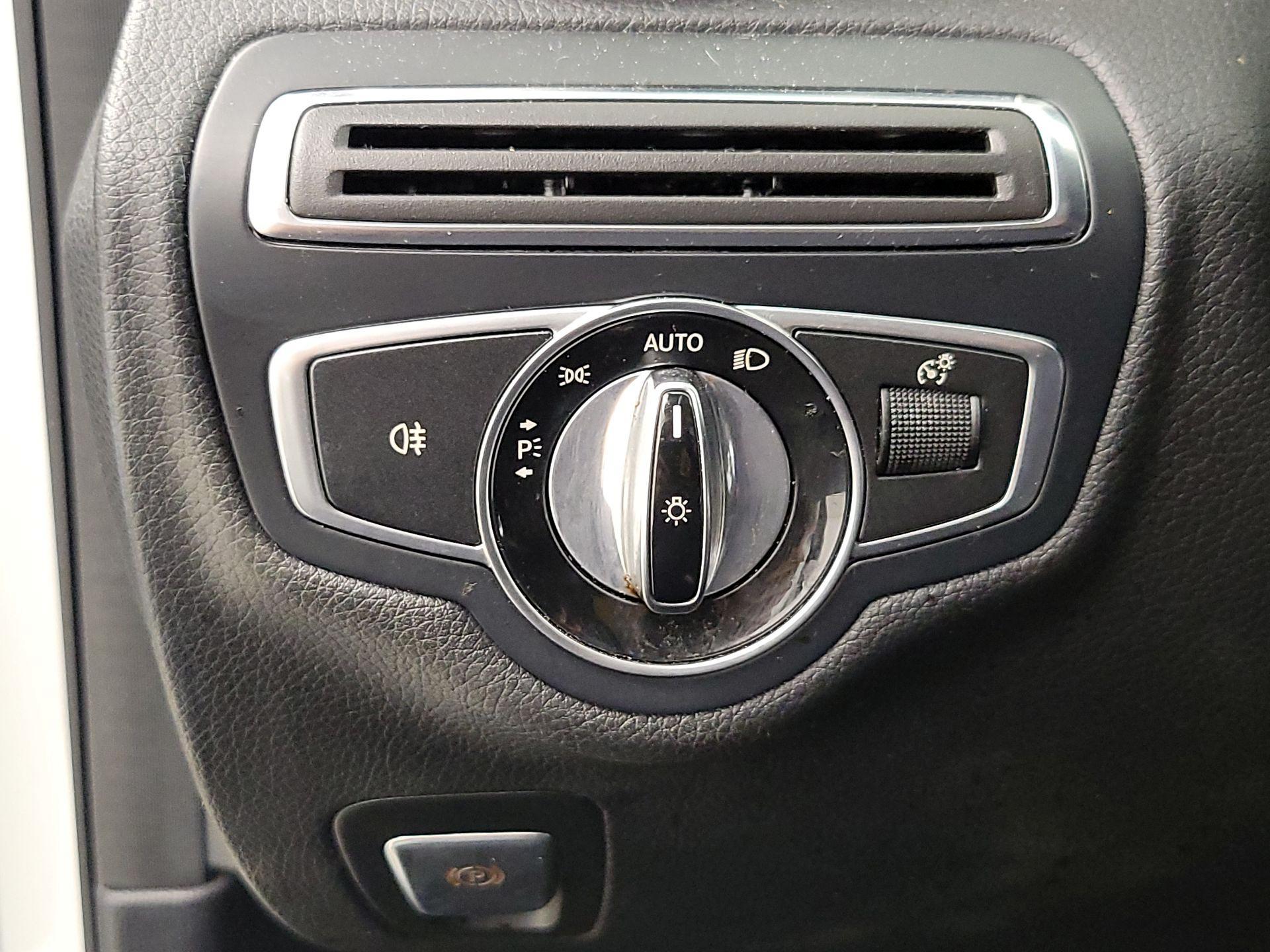 Thumbnail: 2016 Mercedes-Benz C-Class - 13
