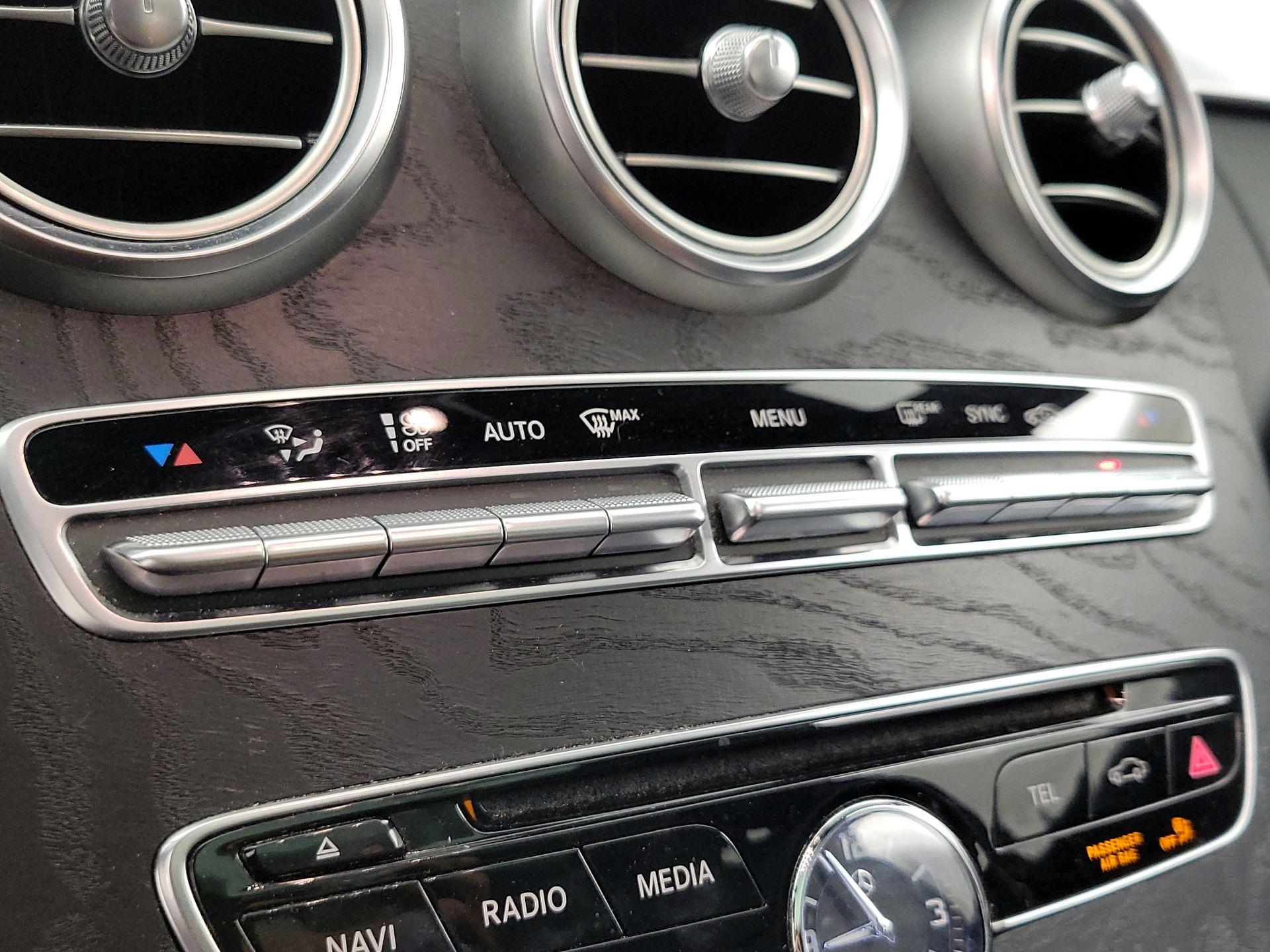 Thumbnail: 2016 Mercedes-Benz C-Class - 17