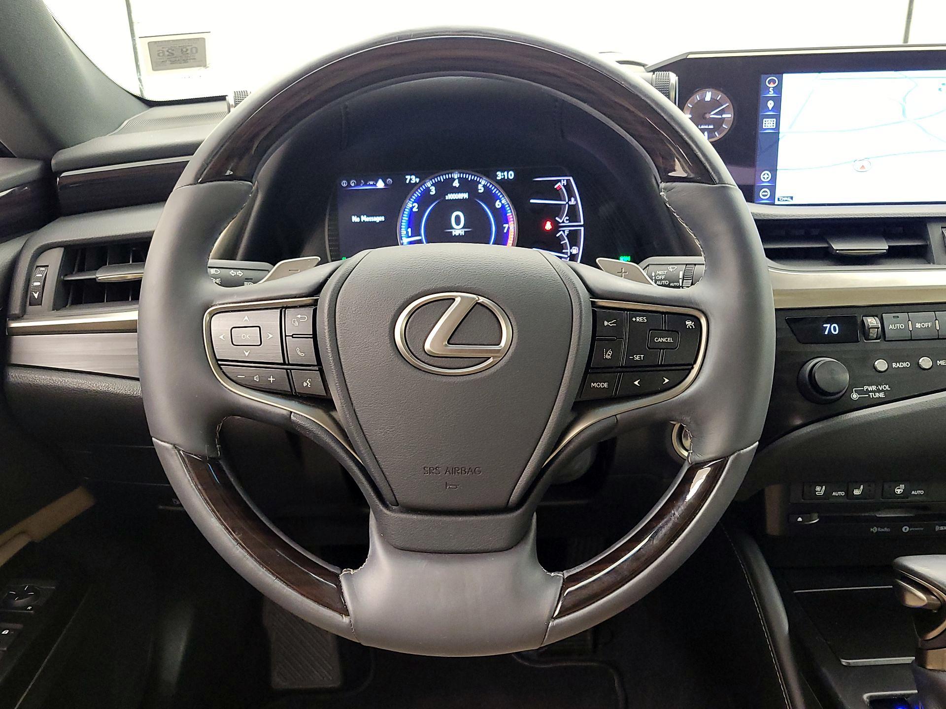 Thumbnail: 2019 Lexus ES - 10