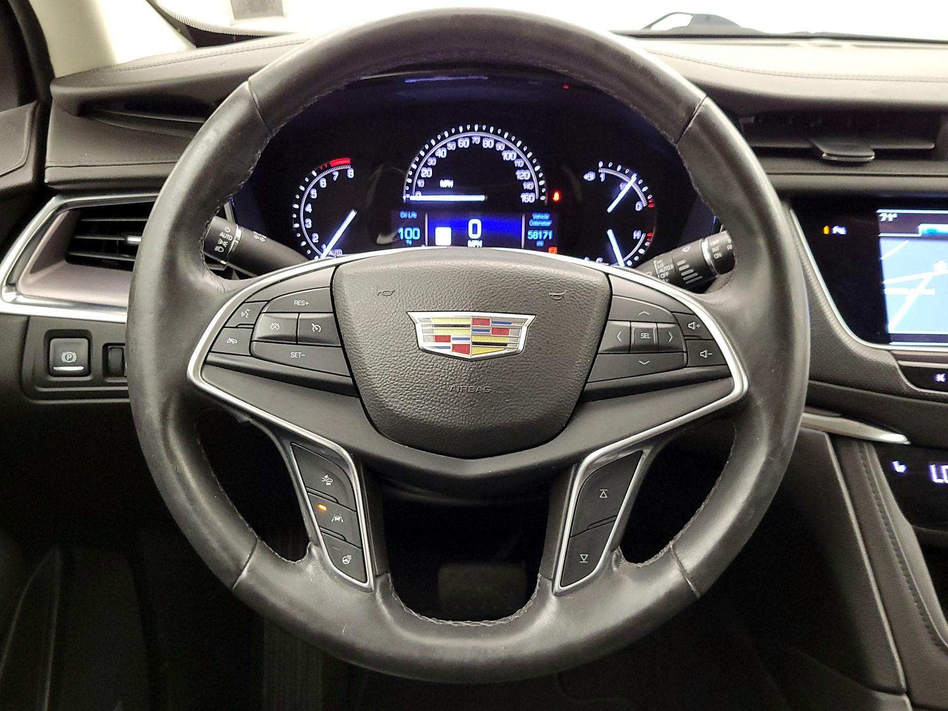 Thumbnail: 2017 Cadillac XT5 - 10