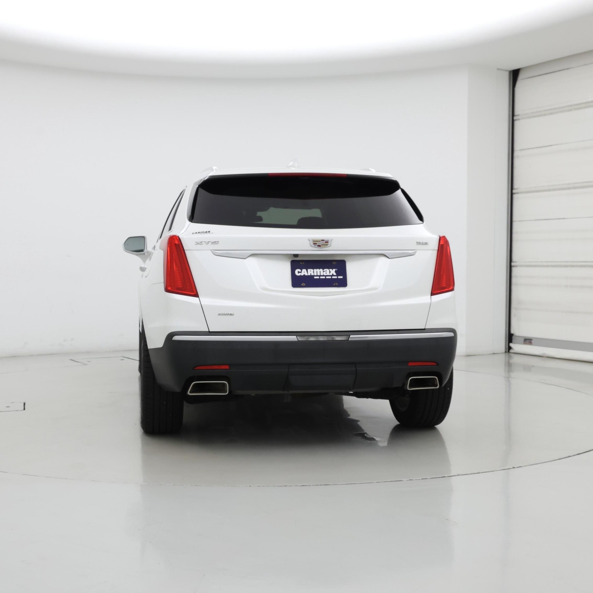 Thumbnail: 2017 Cadillac XT5 - 6