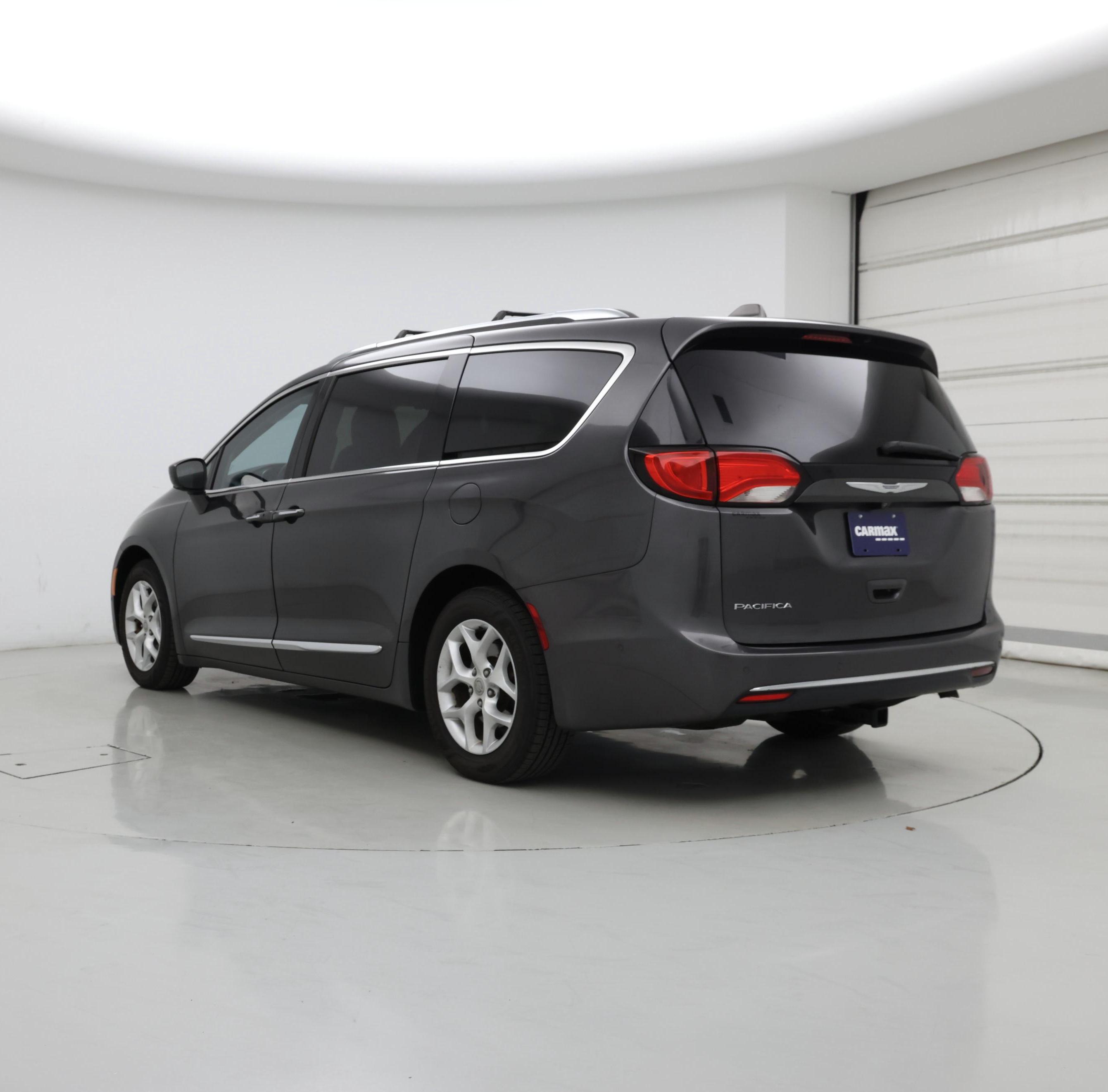 Thumbnail: 2017 Chrysler Pacifica - 2