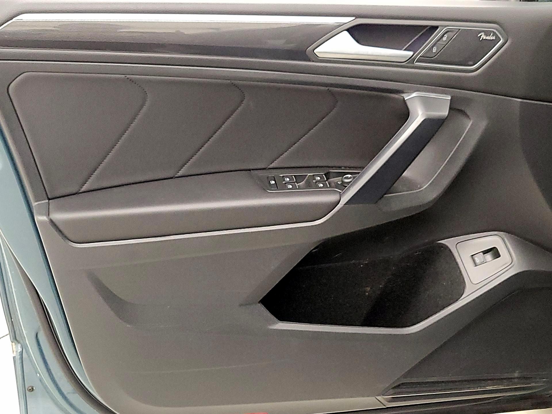 Thumbnail: 2021 Volkswagen Tiguan - 12