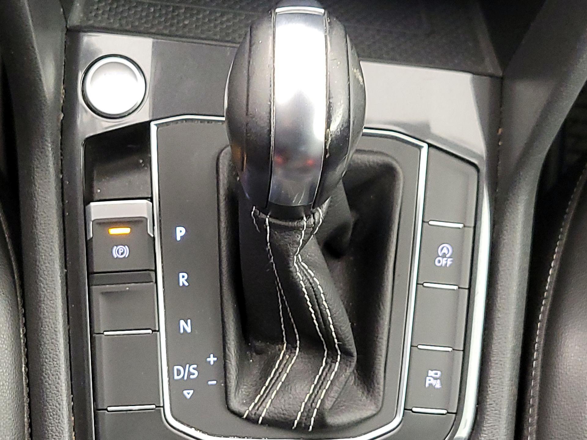 Thumbnail: 2021 Volkswagen Tiguan - 18