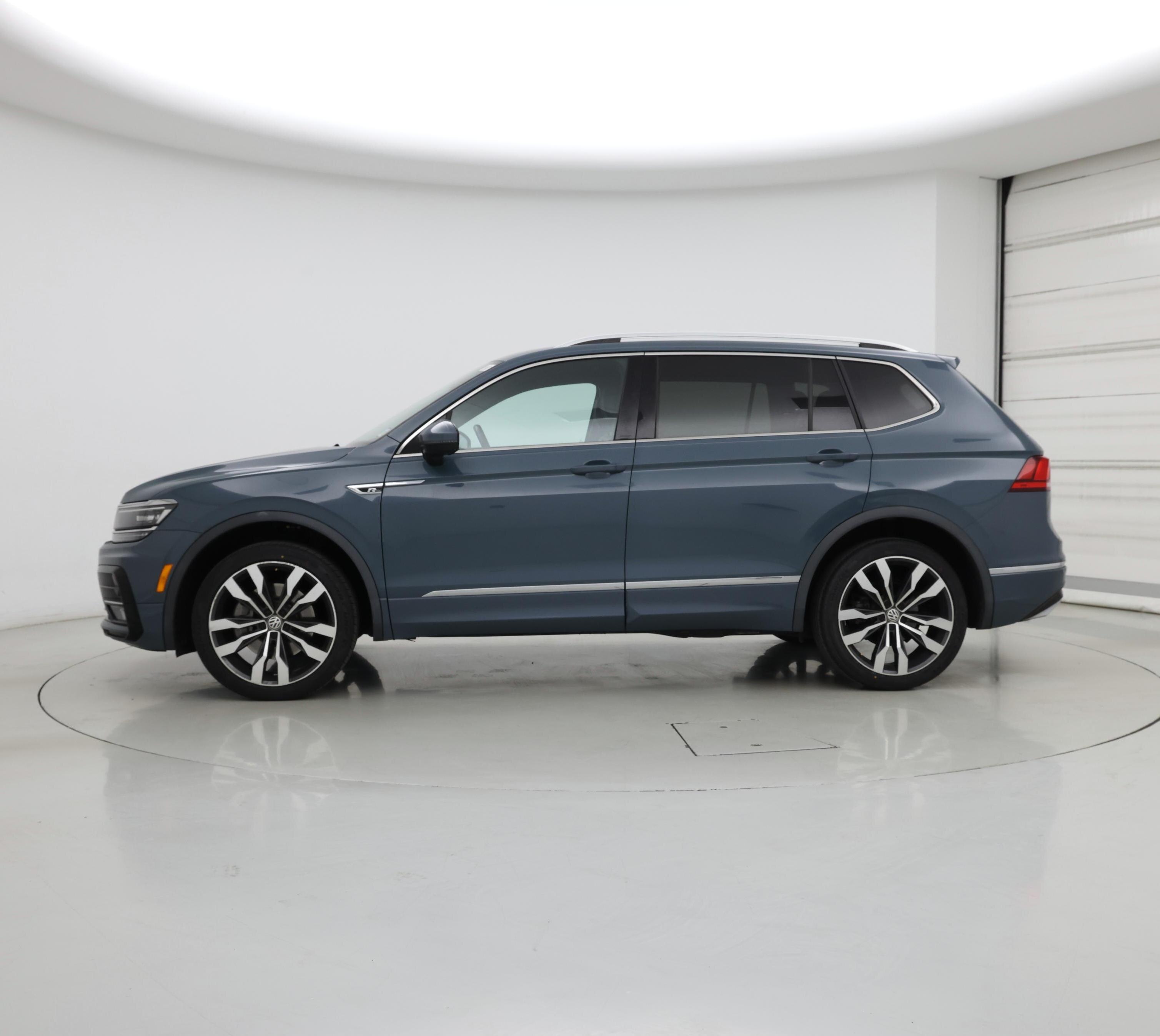 Thumbnail: 2021 Volkswagen Tiguan - 3