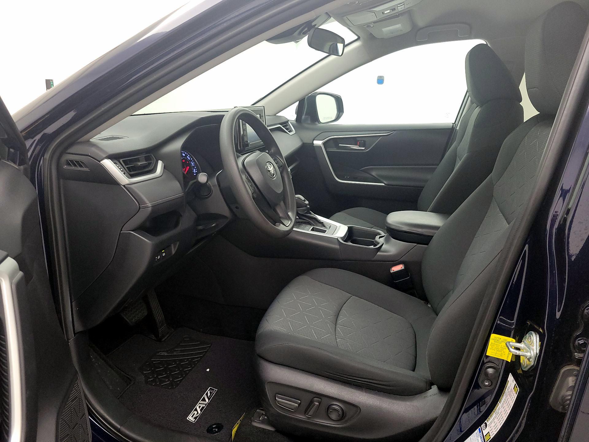 Thumbnail: 2020 Toyota RAV4 - 11