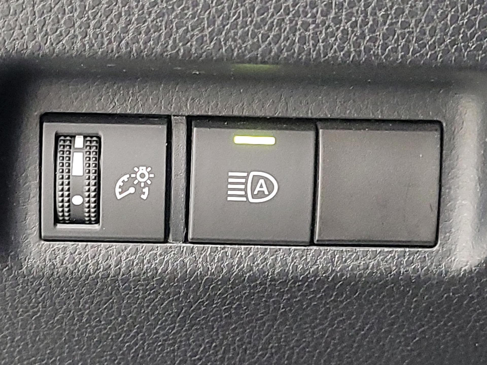 Thumbnail: 2020 Toyota RAV4 - 13